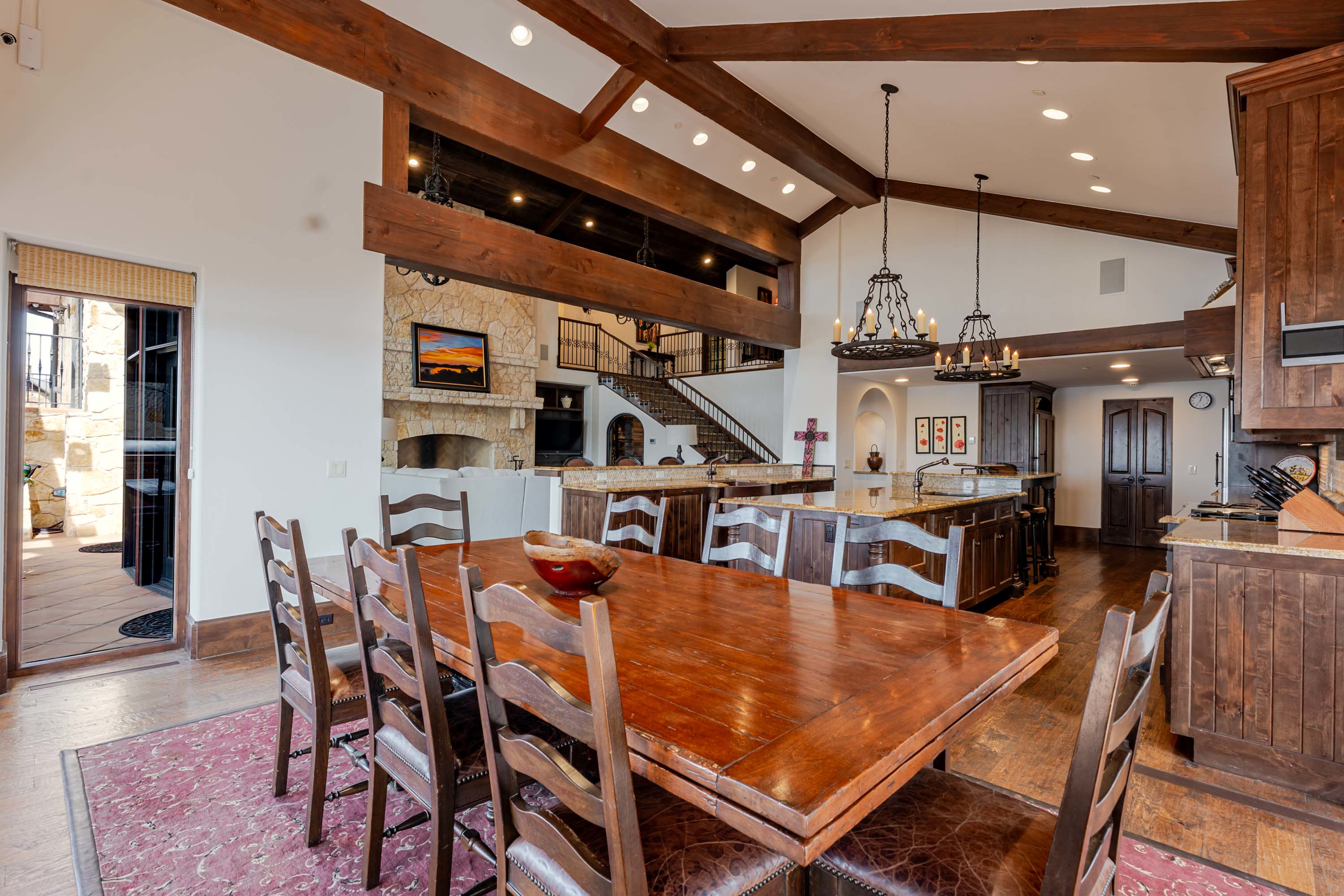 4.8 1011 Lakeview Point Drive - Luxury Real Estate - Concierge Auctions