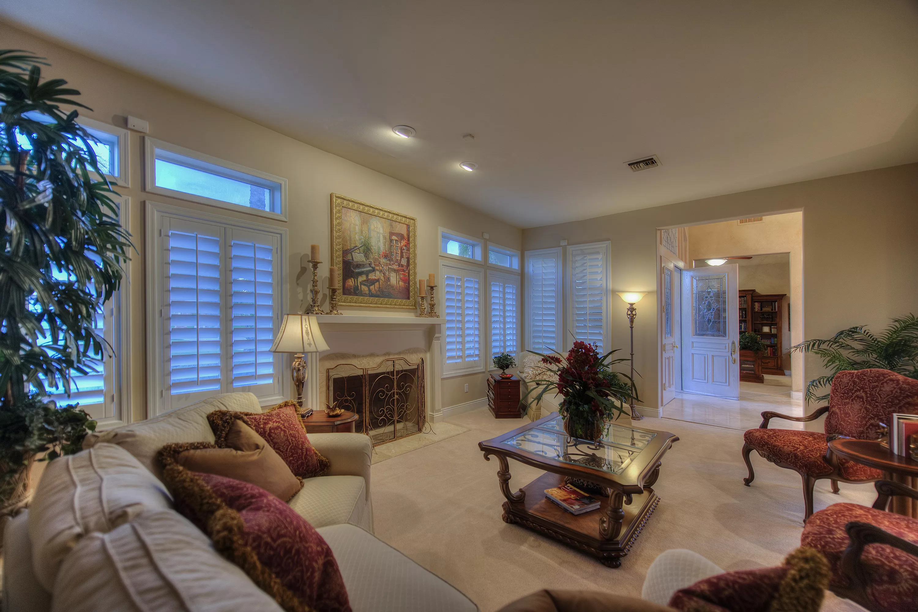 6733 East Caron Street, Paradise Valley, Arizona 85253 - east_caron_estate03_dfppug