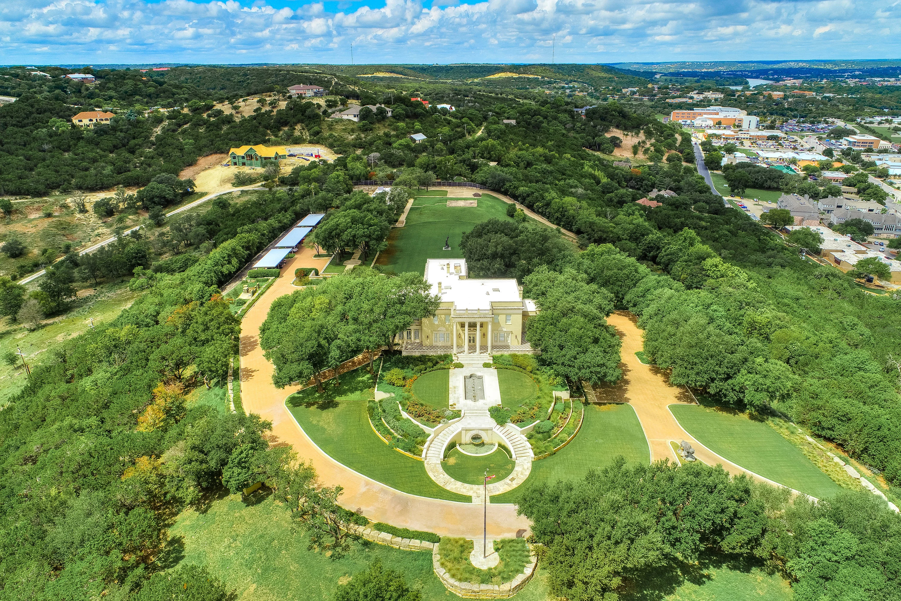 444 Sidney Baker Street South, Texas Hill Country, Texas 78028 - 444-sidney-baker-street-south-kerrville-texas44_eqmzdd