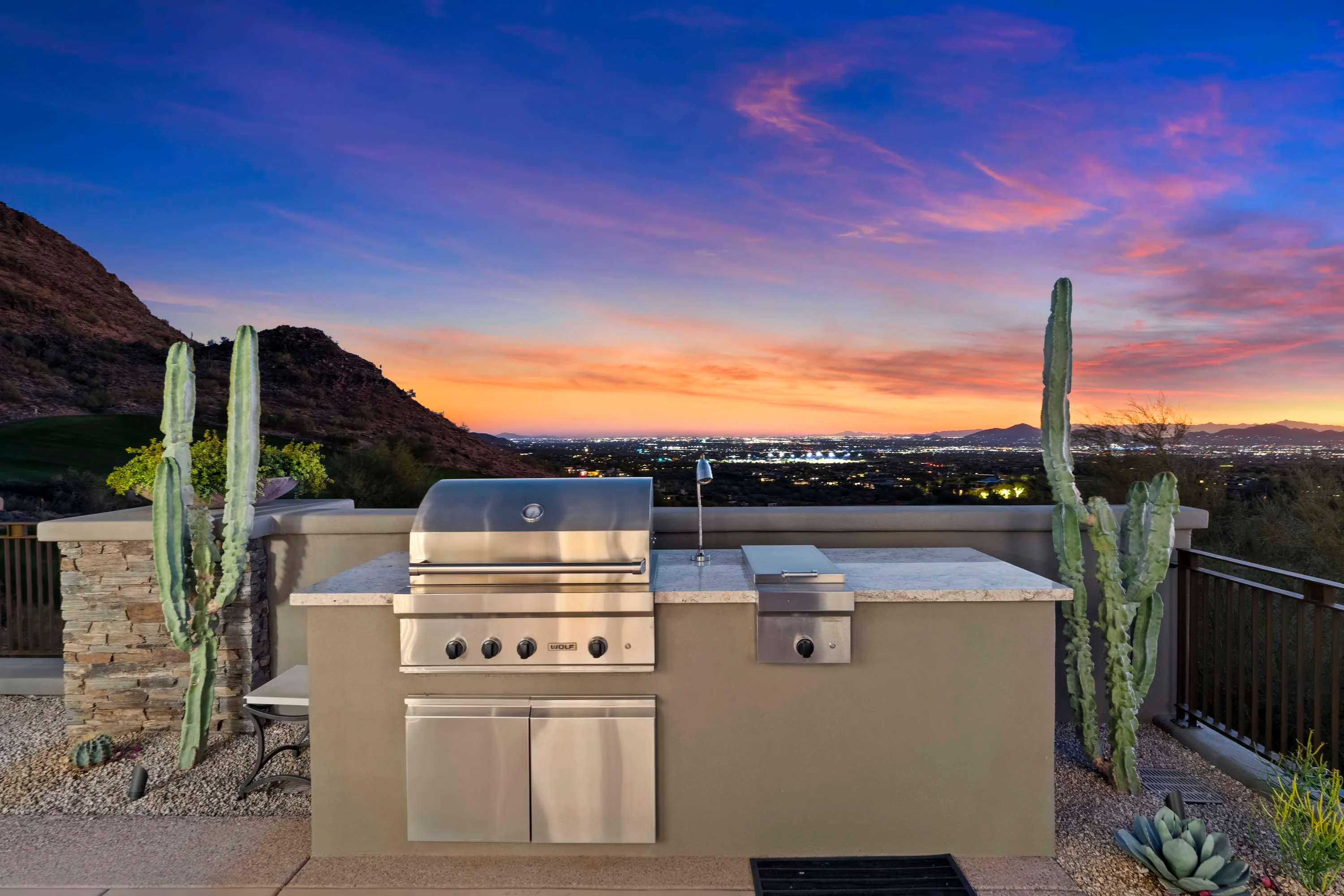 9820 East Thompson Peak Parkway, #629, Scottsdale, Arizona 85255 - 40_-_094-Built_in_BBQ_rqk9dv