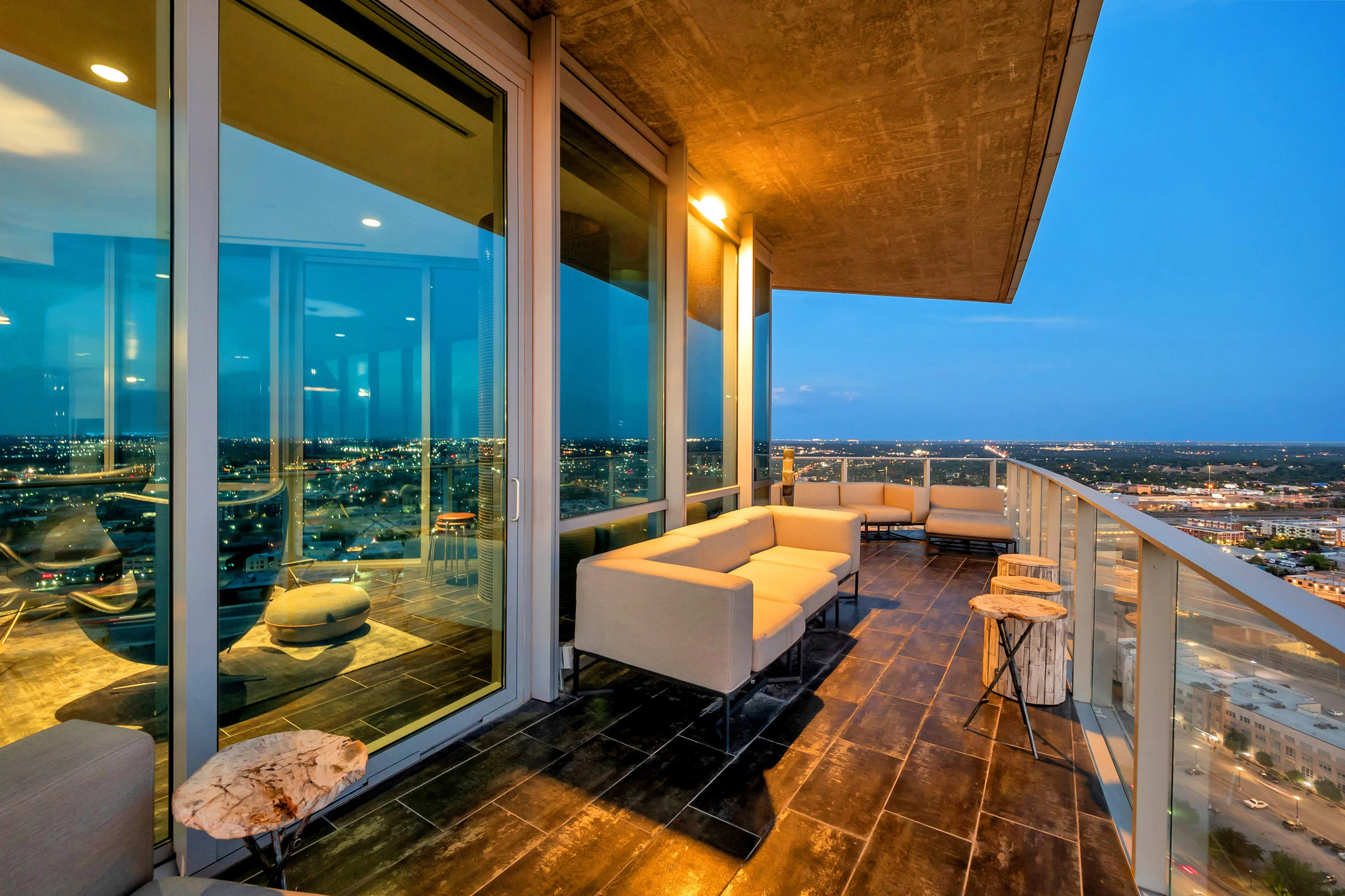 1301 Throckmorton Street #2703, Fort Worth, Texas 76102 - 1301_Throckmorton_St_APT_2703_26_vi66mp