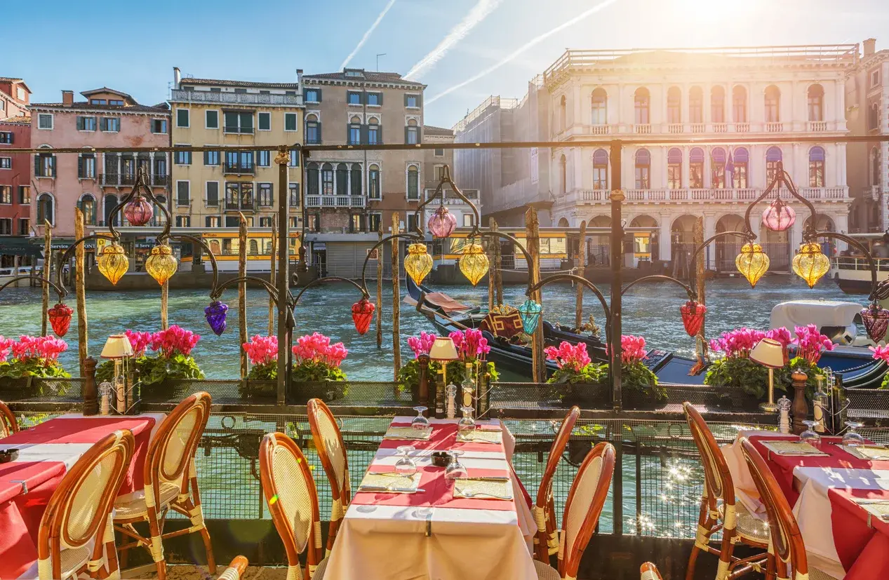 Calle Gregolina, Venice, Venezia 30127, Italy Matterport Tour