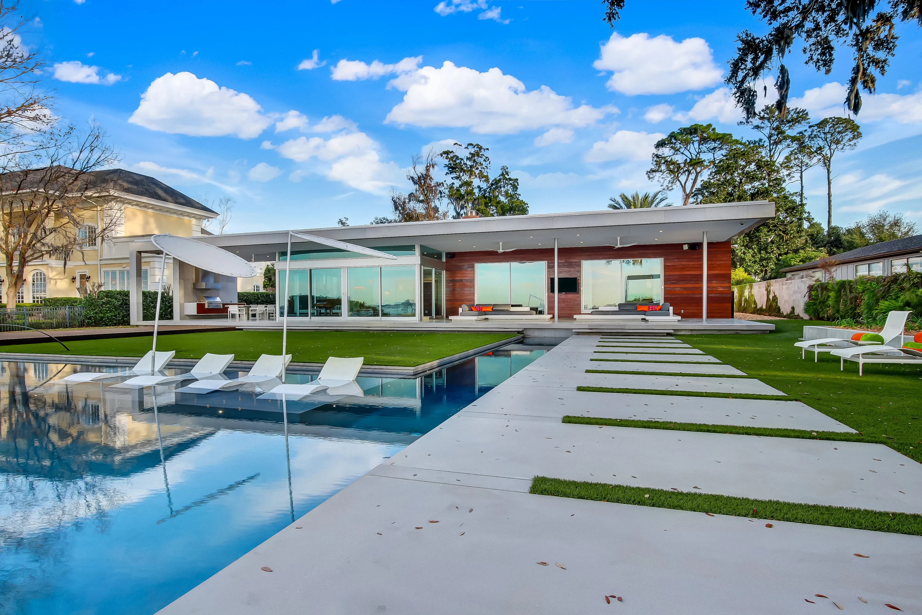 3940 Alhambra Drive W, Jacksonville, Florida  - 3940-alhambra-drive-west-jacksonville-florida73_tsvkj1
