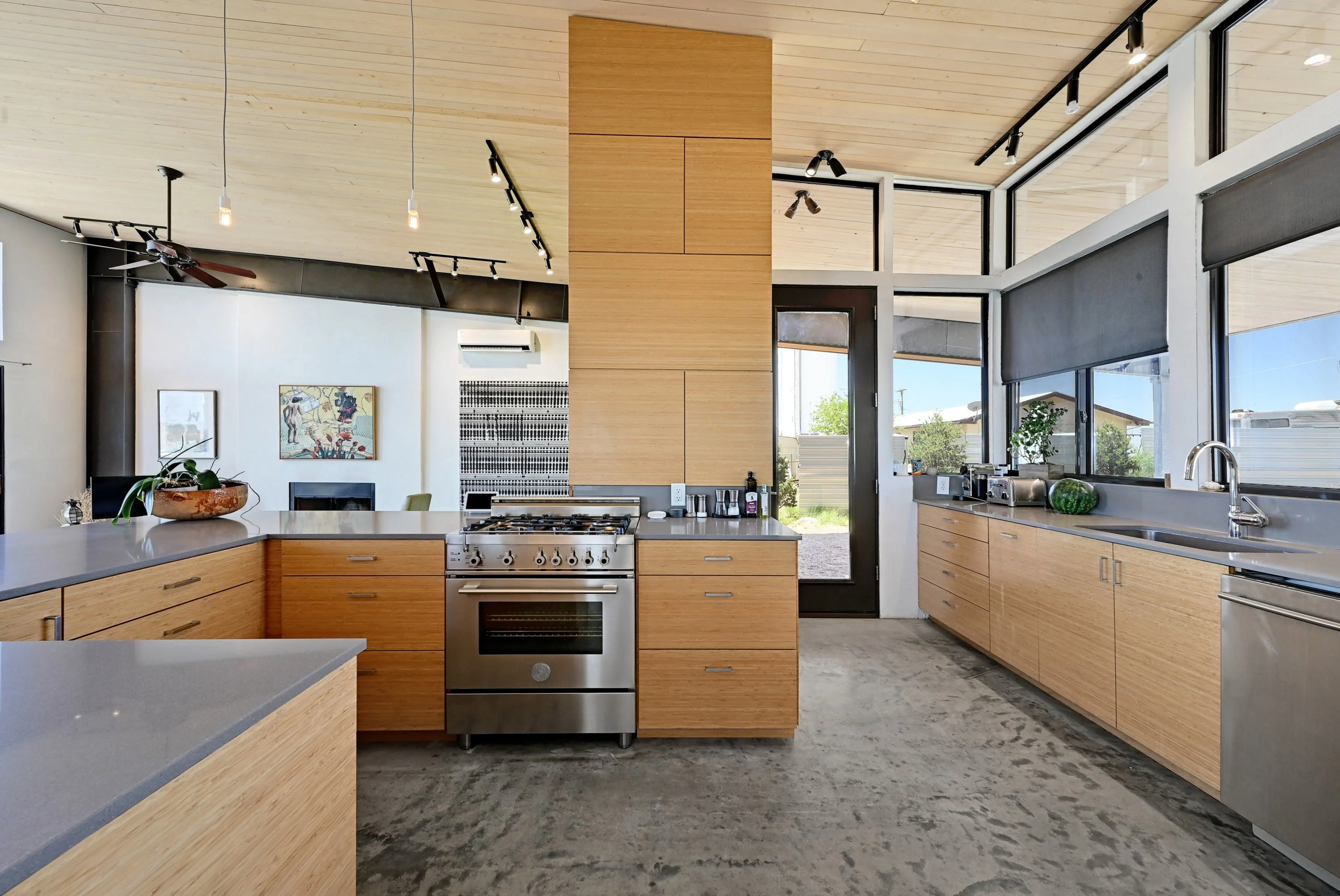 1104 N Alamito Street, Marfa, Texas 79843 - 1104-north-alamito-street-marfa-texas11_lp6lnm