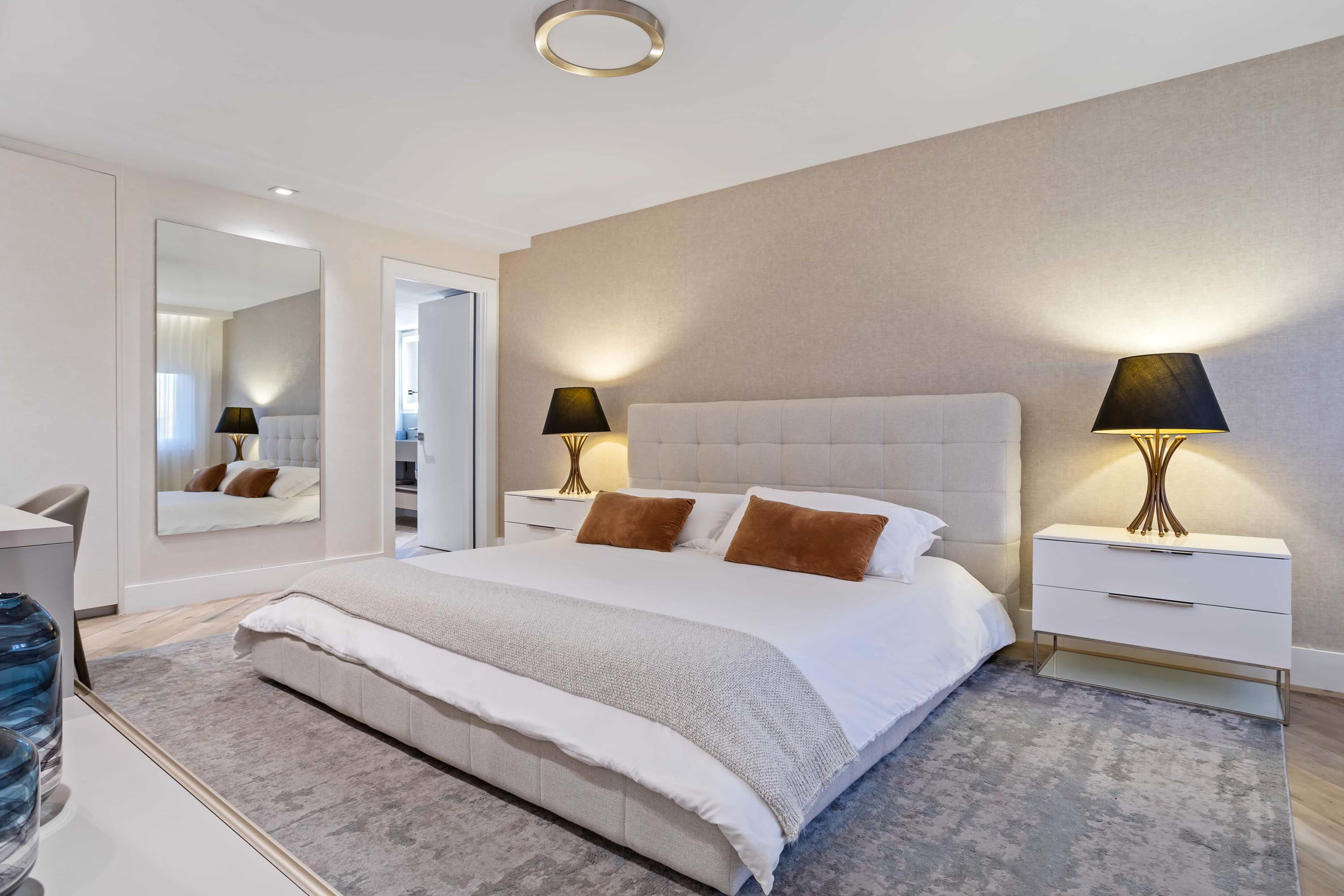 12 2301 Collins Ave Apt 1432 - Luxury Real Estate - Concierge Auctions