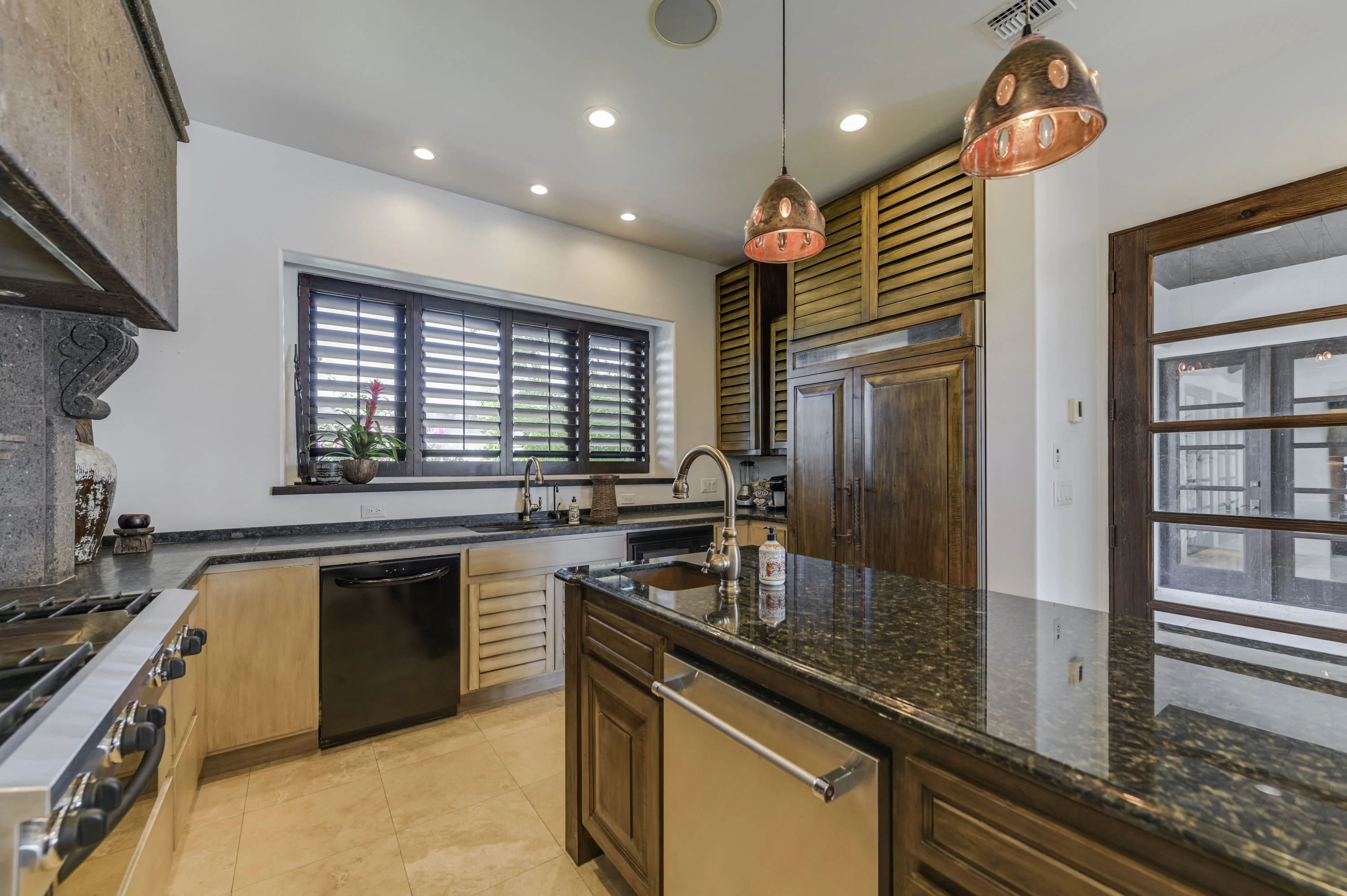 16 La Buena Vida Drive, Rockport, Texas Coast, Texas 78336 - casa-mombasa-16-la-buena-vida-drive-aransas-pass-texas06_pzsqpq