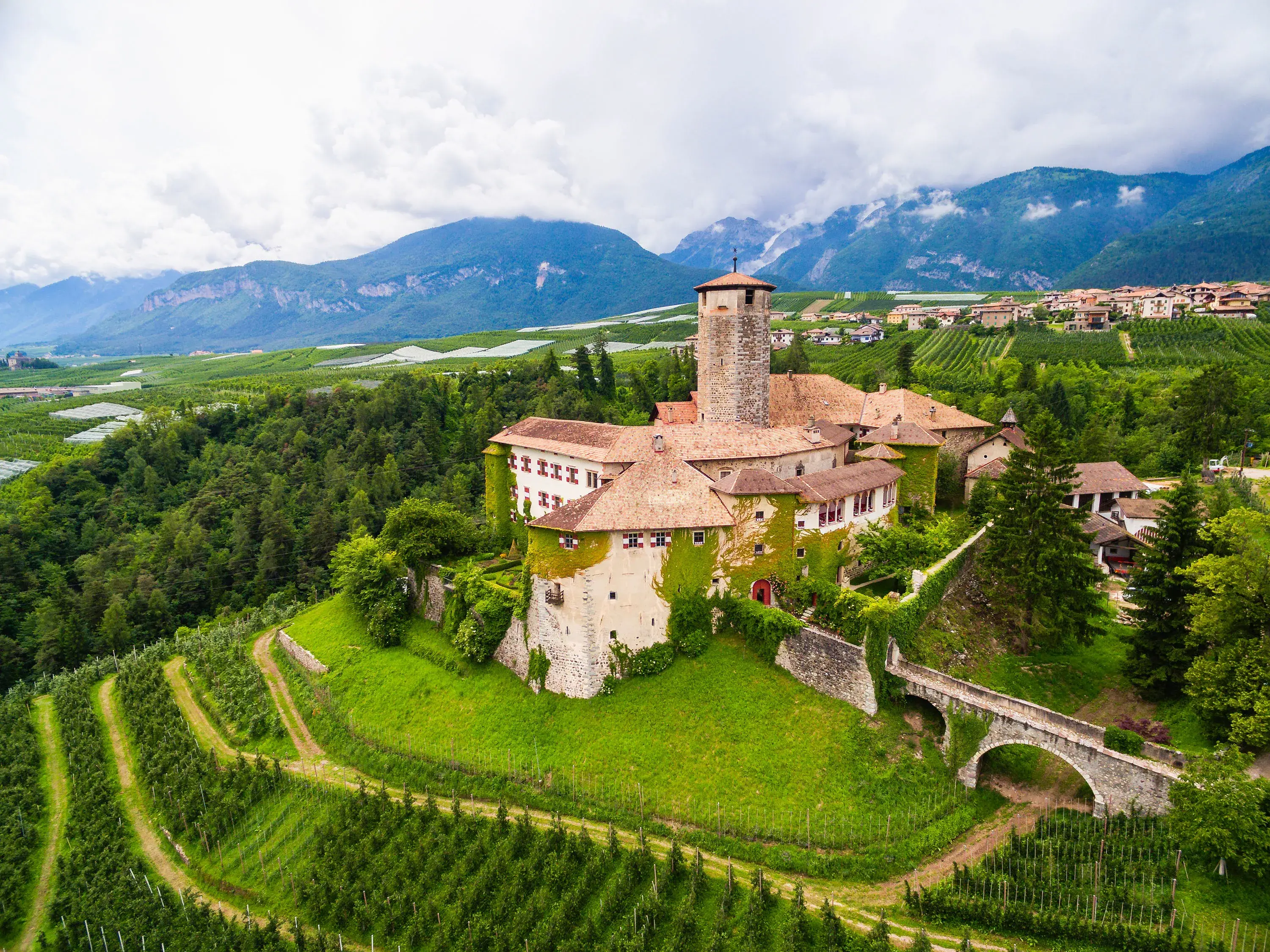 In the foothills of the Italian Alps, Castel Valer stands proudly over the valley below. Erected on the foundations of a Roman castle built through the 12th and 17th centuries and belonging to one family lineage, this incomparable compound’s roots are ste
