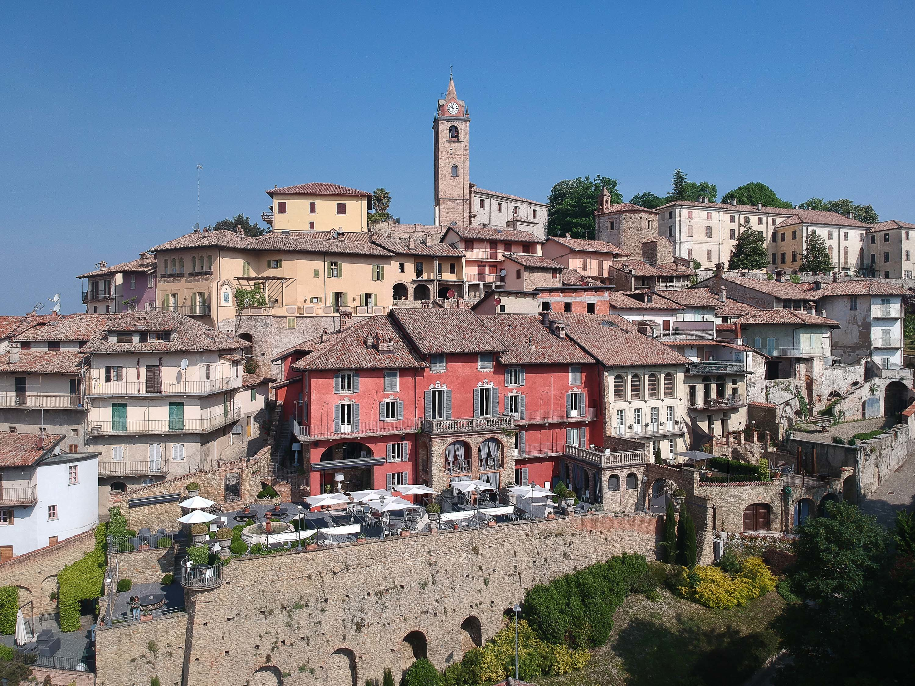 01 Palazzo Martinengo, Via Cavour 10 , & 10A, & 12, Monforte d-Alba, Barolo, 12065 Italy - Luxury Real Estate - Concierge Auctions