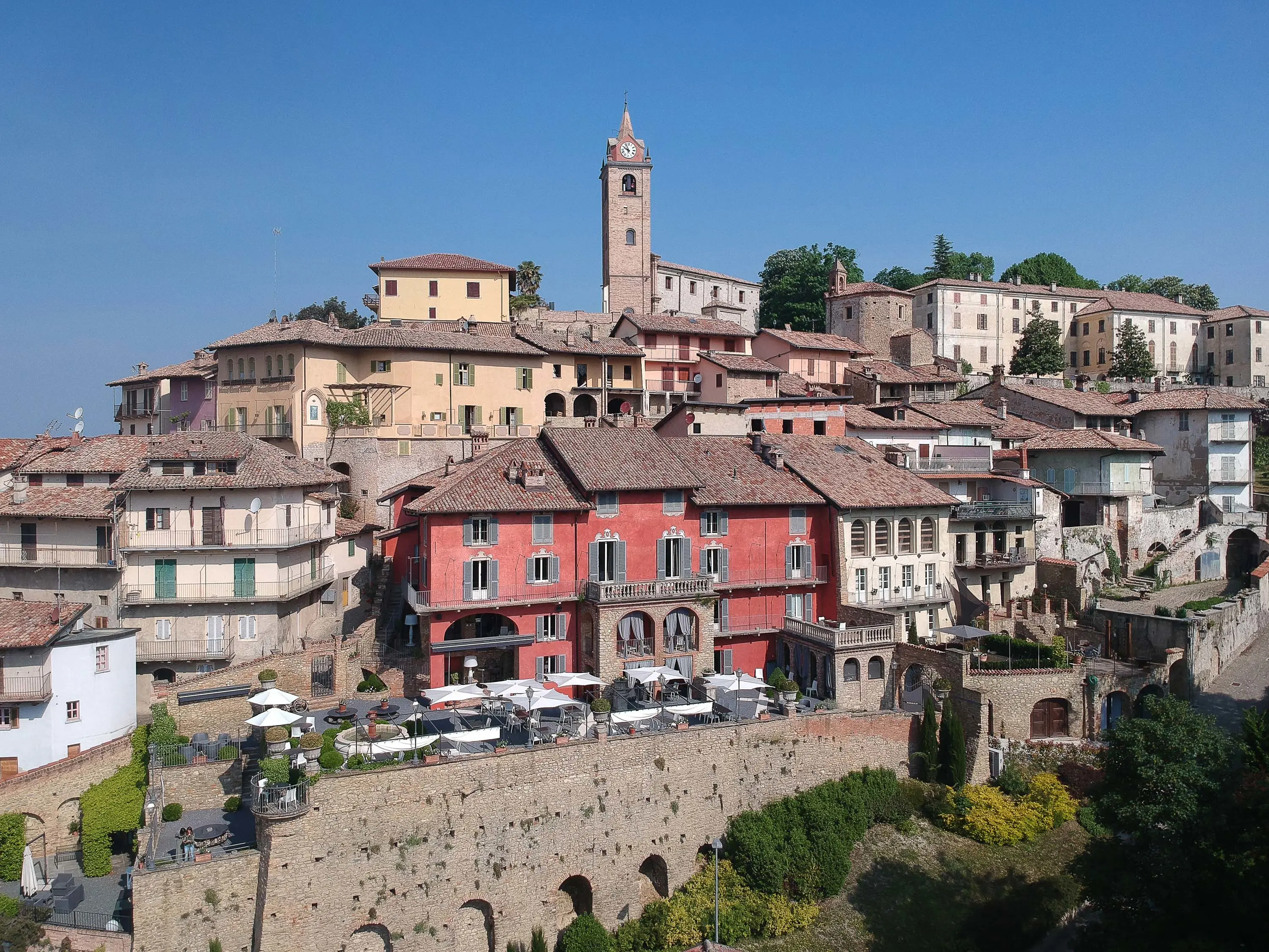 01 Palazzo Martinengo, Via Cavour 10 , & 10A, & 12, Monforte d-Alba, Barolo, 12065 Italy - Luxury Real Estate - Concierge Auctions