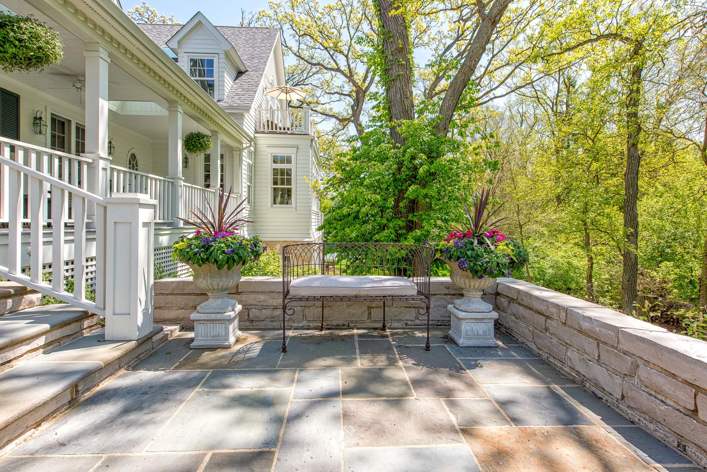 1S415 Sunnybrook Road, Near Chicago, Illinois 60137 - 1S415-sunnybrook-road-glen-ellyn-illinois_07_h6fmuw