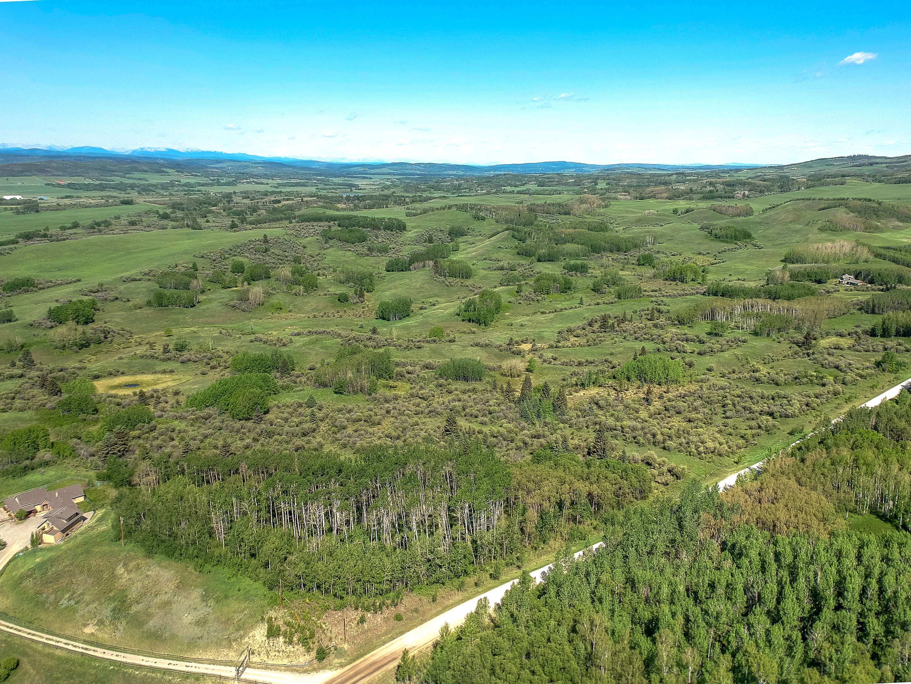 290156 160 Street W, Near Calgary, Alberta T2J 2P9, Canada - 290156-160-street-rural-foothills-county-alberta-canada68_ex0t1w