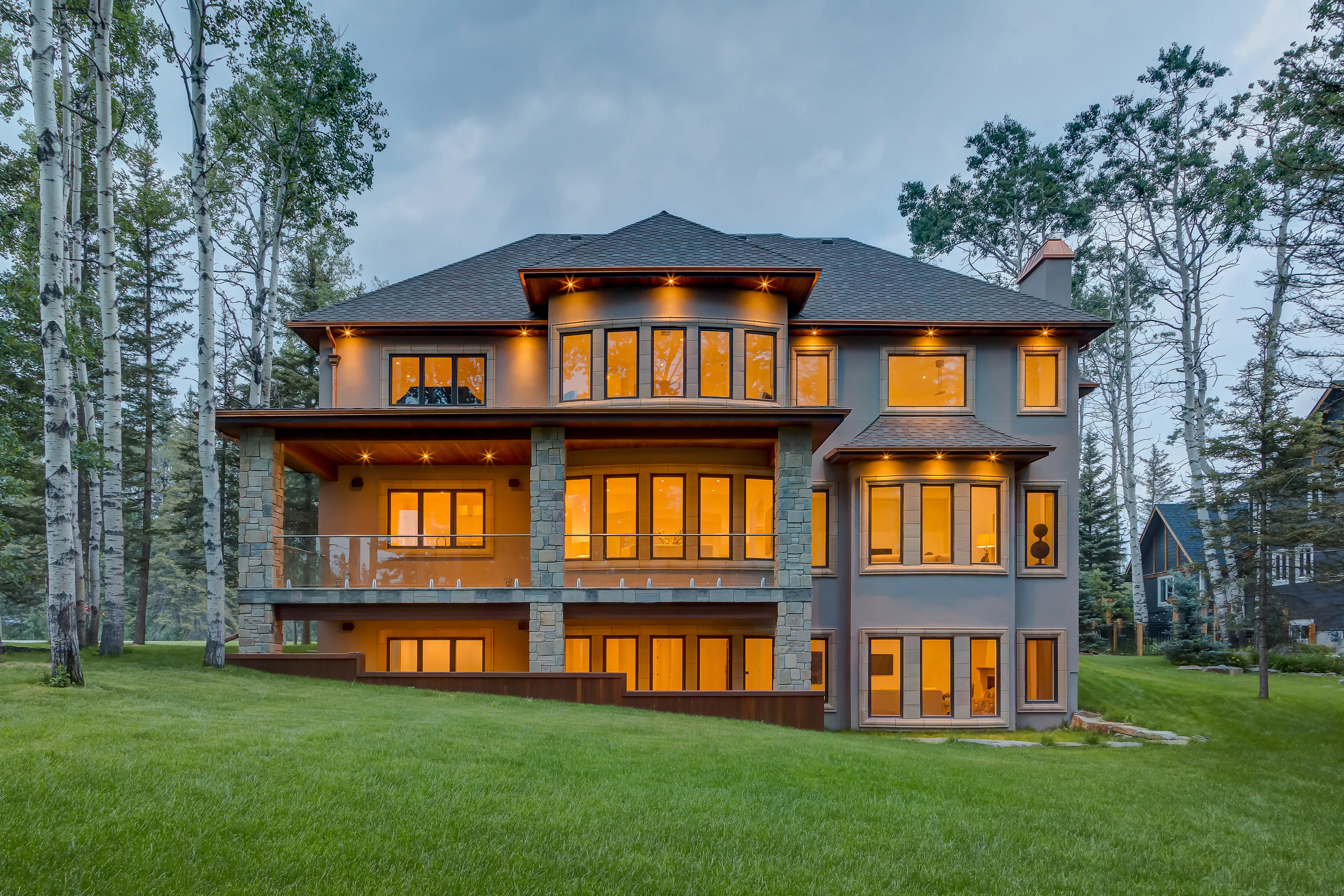 302 Hawk's Nest Hollow, Priddis, Alberta T0L 1W0, Canada - 302-hawks-nest-hollow-priddis-alberta-luxury-real-estate-4_xumrmf
