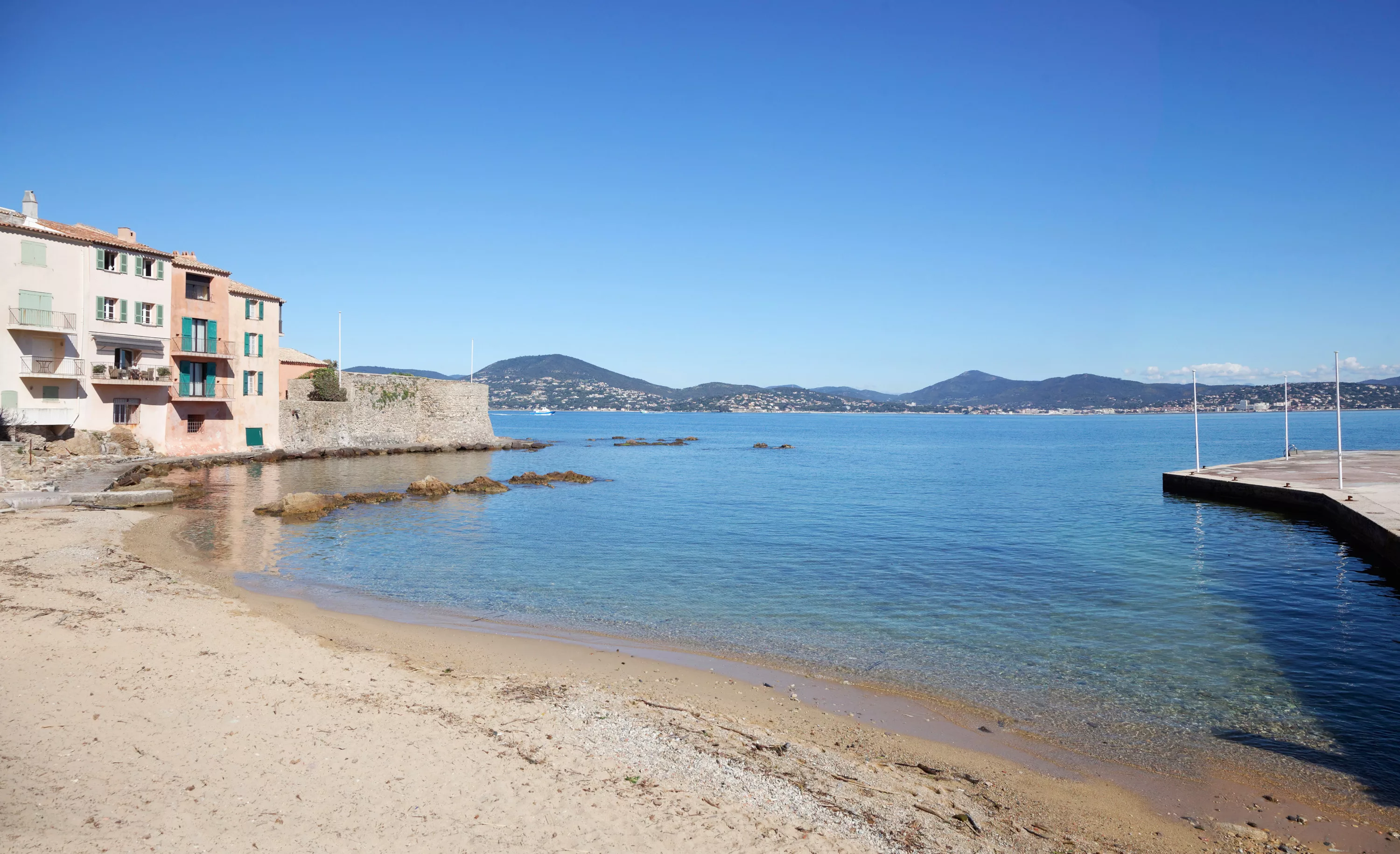 2-4 Rue de Pecheurs, La Ponche, Saint Tropez, 83990, France - villa-la-ponche-saint-tropez-france-luxury-real-estate-22_vixmpt