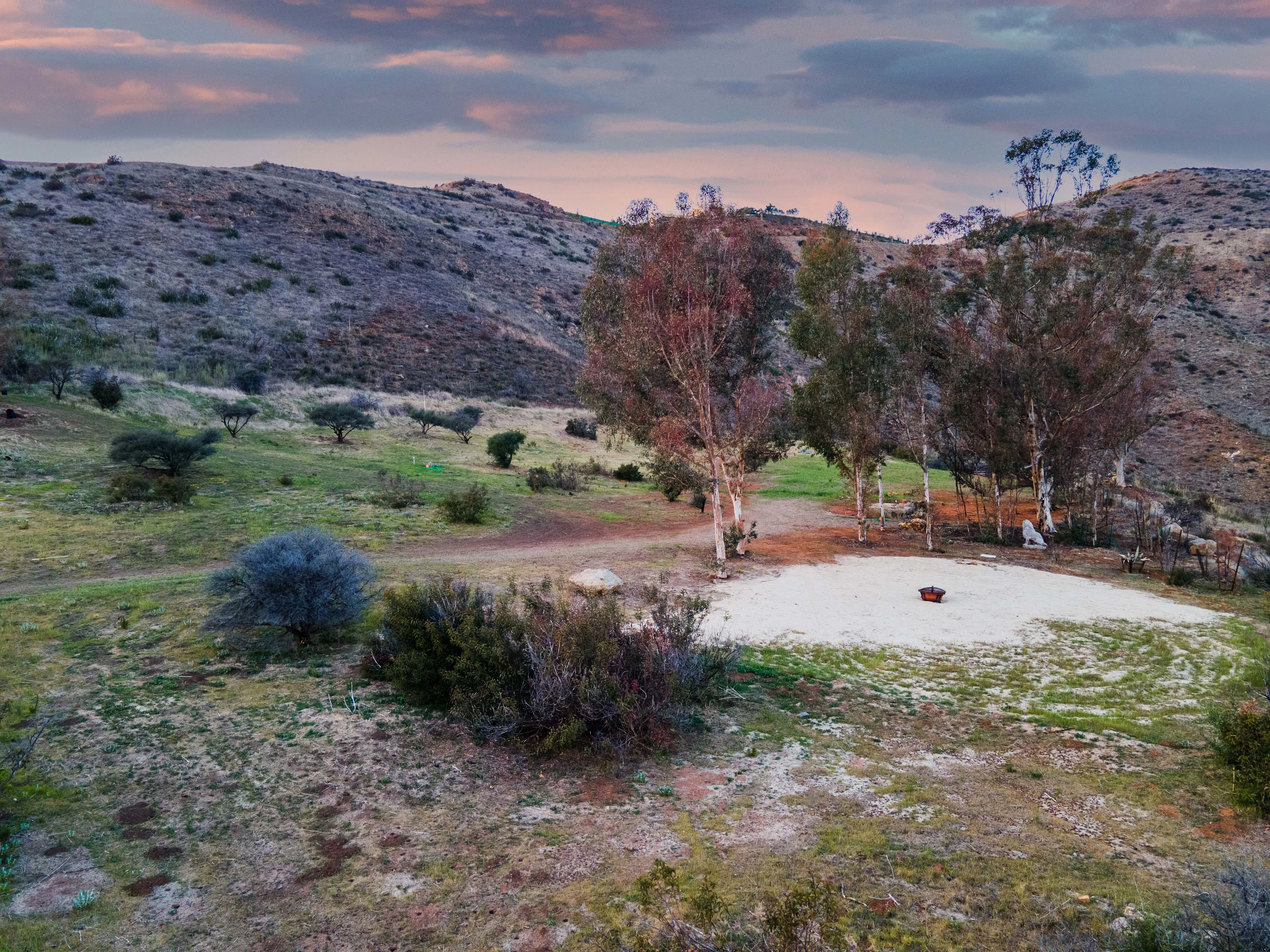 9951 Cotharin Road, Malibu, California 90265 - 9951-cotharin-road-malibu-california-05_kudixh