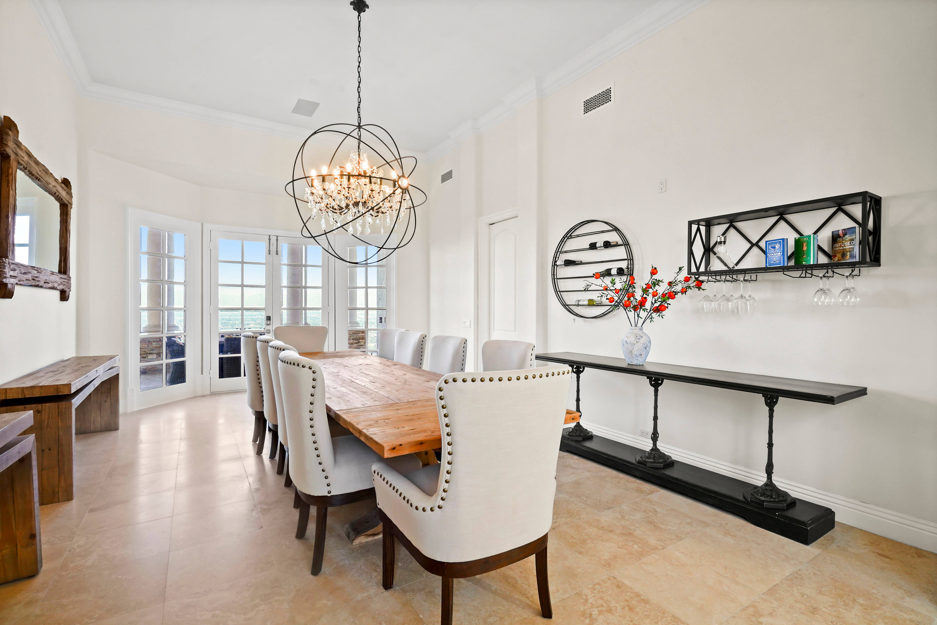 18 13320 Mulholland Drive - Luxury Real Estate - Concierge Auctions