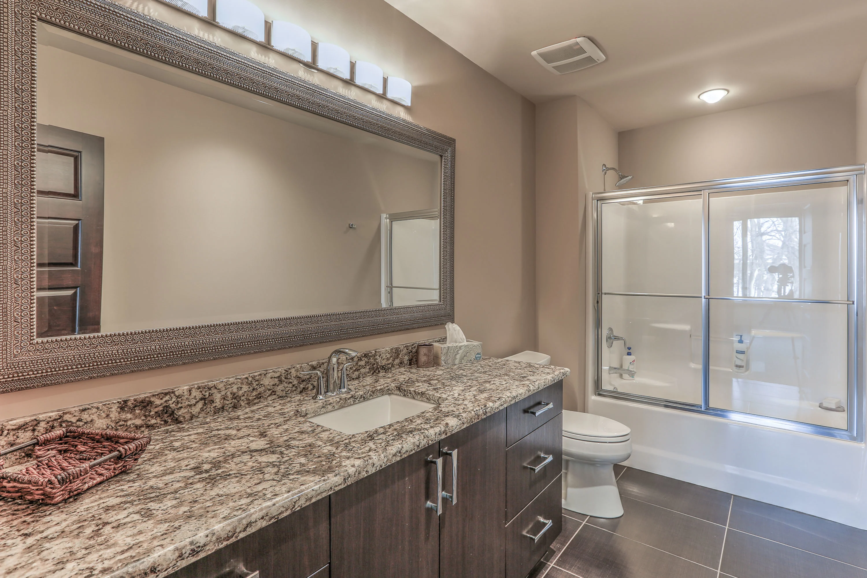 17445 Valley Drive , Omaha, Nebraska 68130 - 17445-valley-drive-omaha-nebraska25_fcxpag
