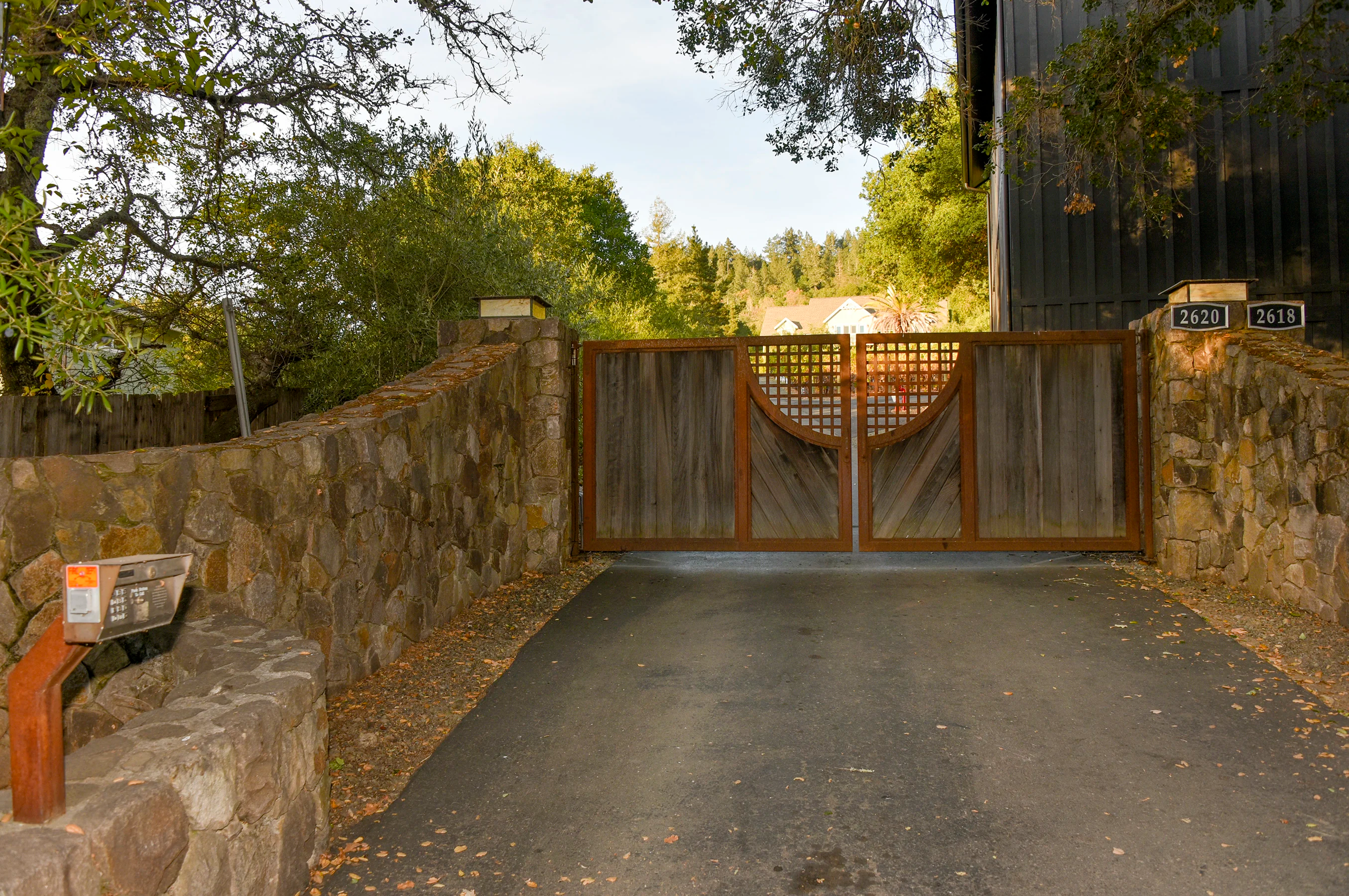 2618 & 2620 Silverado Trail North, Saint Helena, California 94574 - St-Hel-CA10_j2hbto