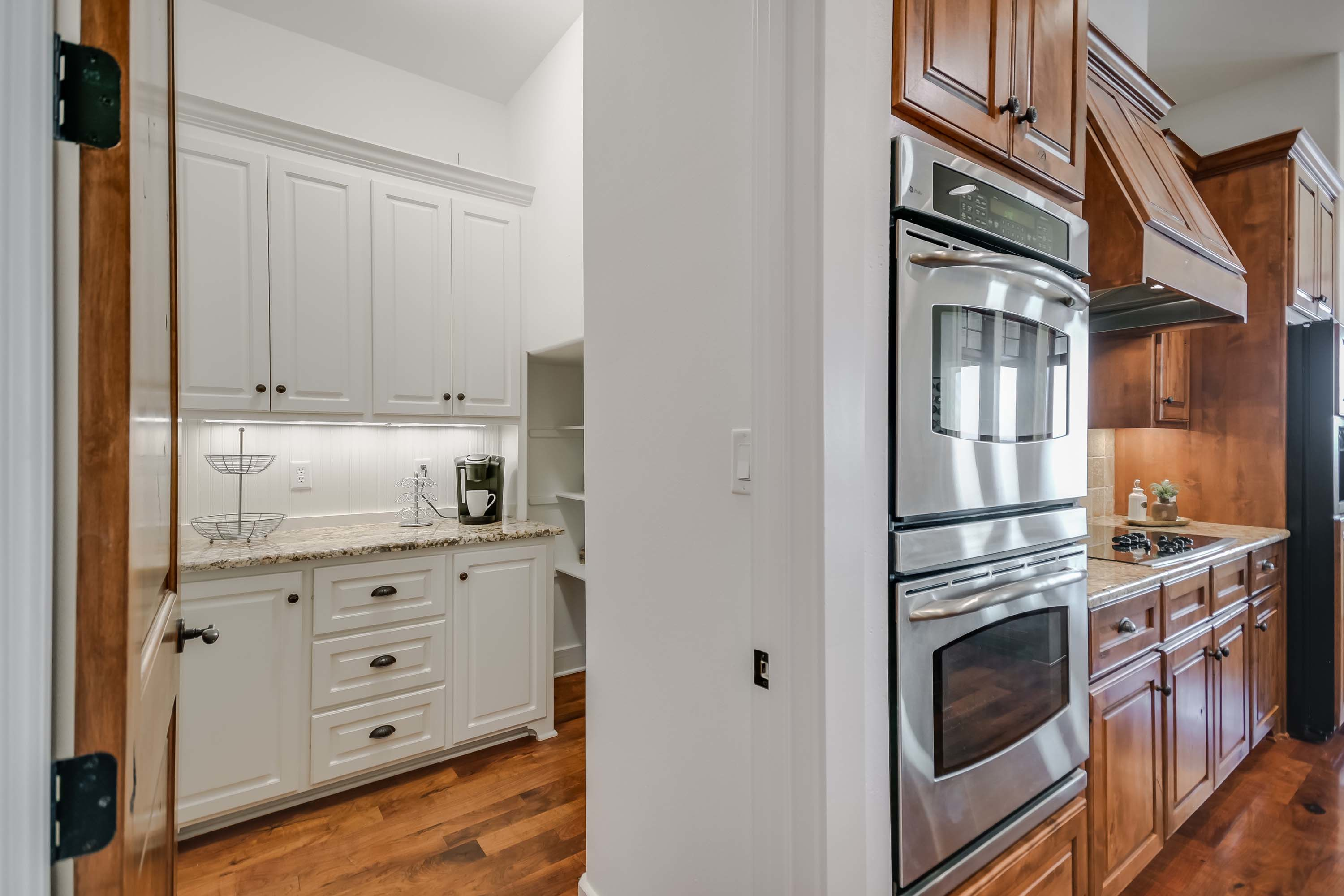 14 6504 Lantern View Dr - Luxury Real Estate - Concierge Auctions