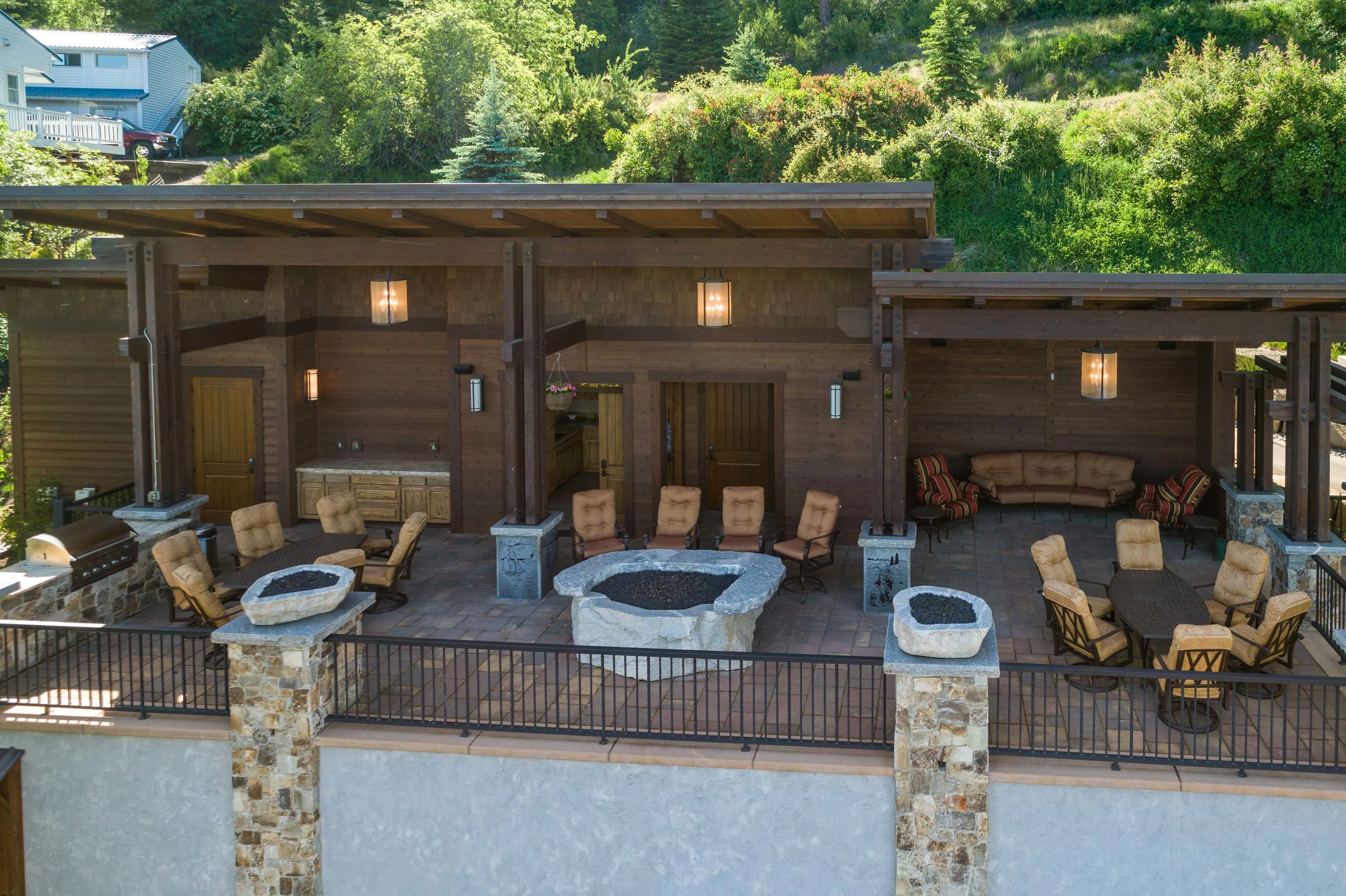 5468 West Carnelian Drive, Pynewoods Estate | The Golf and Lake Club at Black Rock, Coeur d'Alene, Idaho 83814 - 50_-_Aerial_BeachMarina-2_lca01o