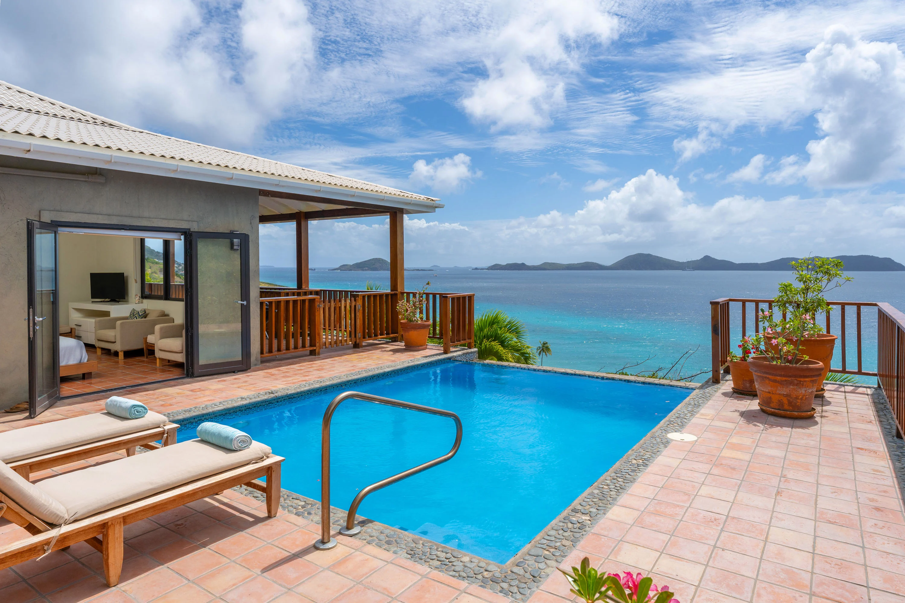 Adams Bay Tower Villa, Bequia, Bequia , St. Vincent & The Grenadines - adams-bay-tower-villa-bequia-st-vincent-grenadines25_dyw6og