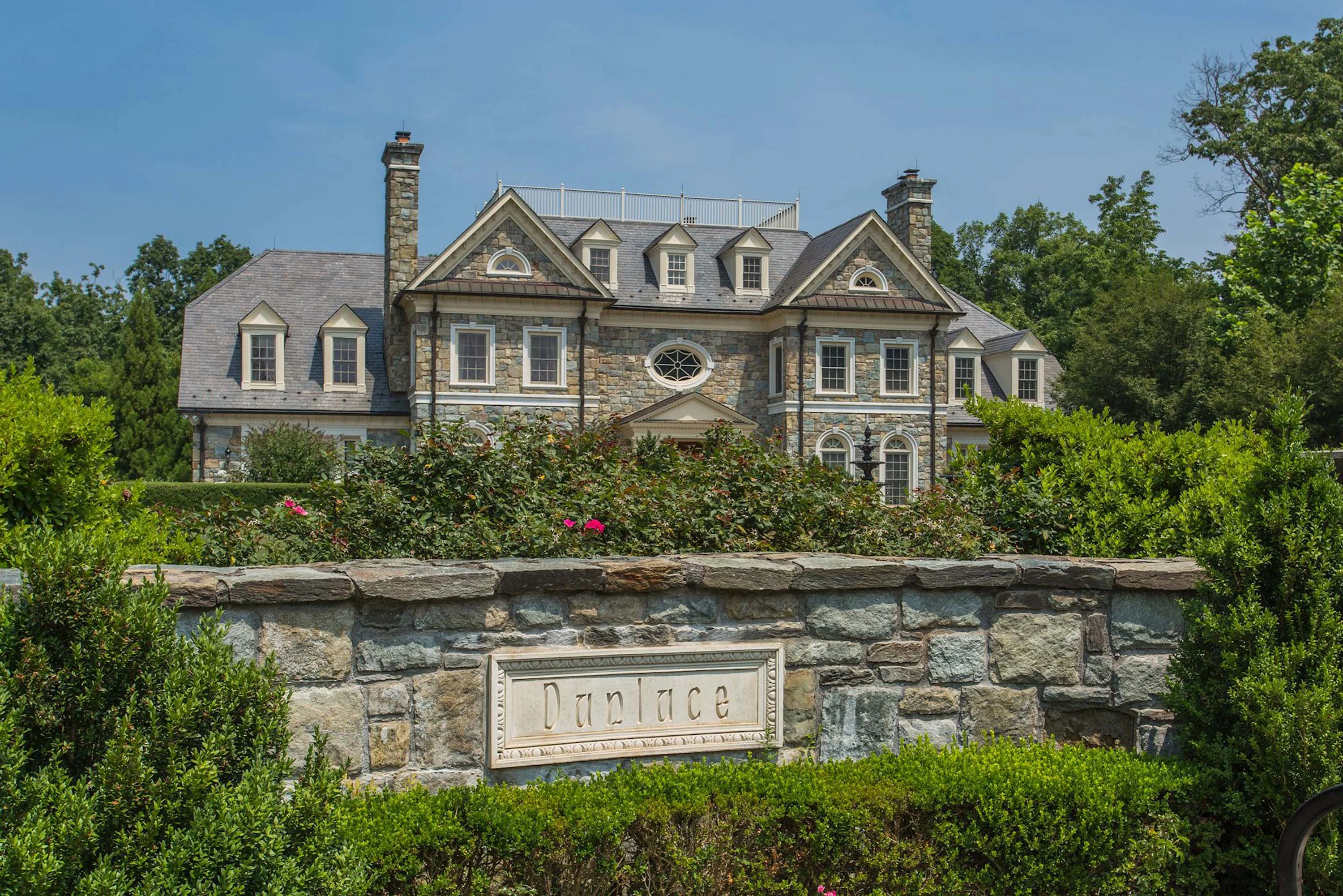 7984 Georgetown Pike, Near Washington D.C., Virginia 22102 - 7984-georgetown-pike-mclean-virginia56_g3ho1r