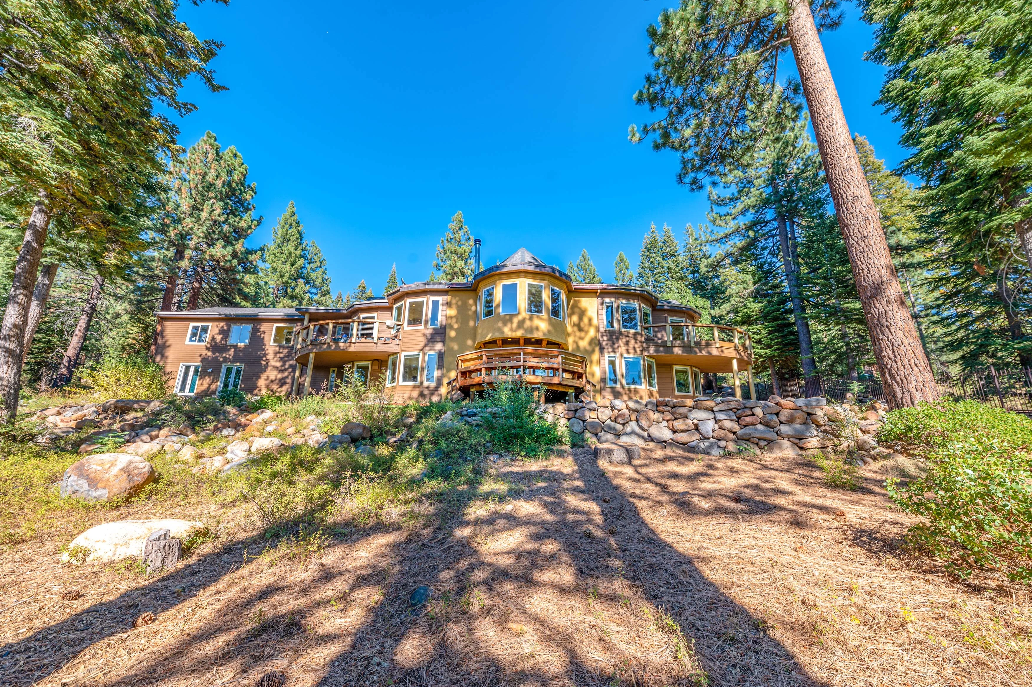949 Fairview Boulevard, Lake Tahoe, Nevada 89451 - 949-fairview-boulevard-incline-village-nevada_30_wtxhdq