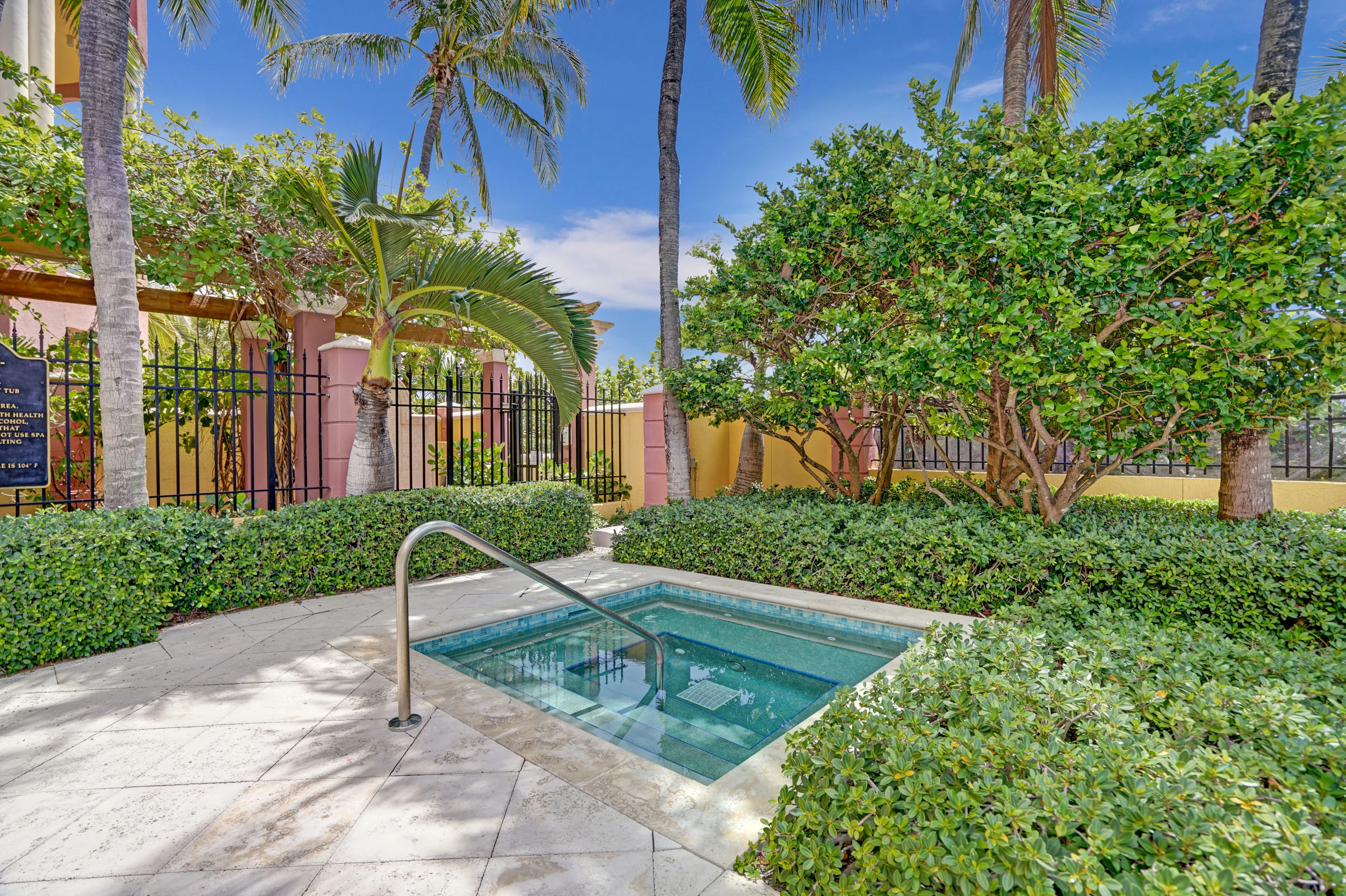 2110 N Ocean Blvd #26D, Fort Lauderdale, Florida  33305 - 2110_N_Ocean_Blvd_41_mouggy