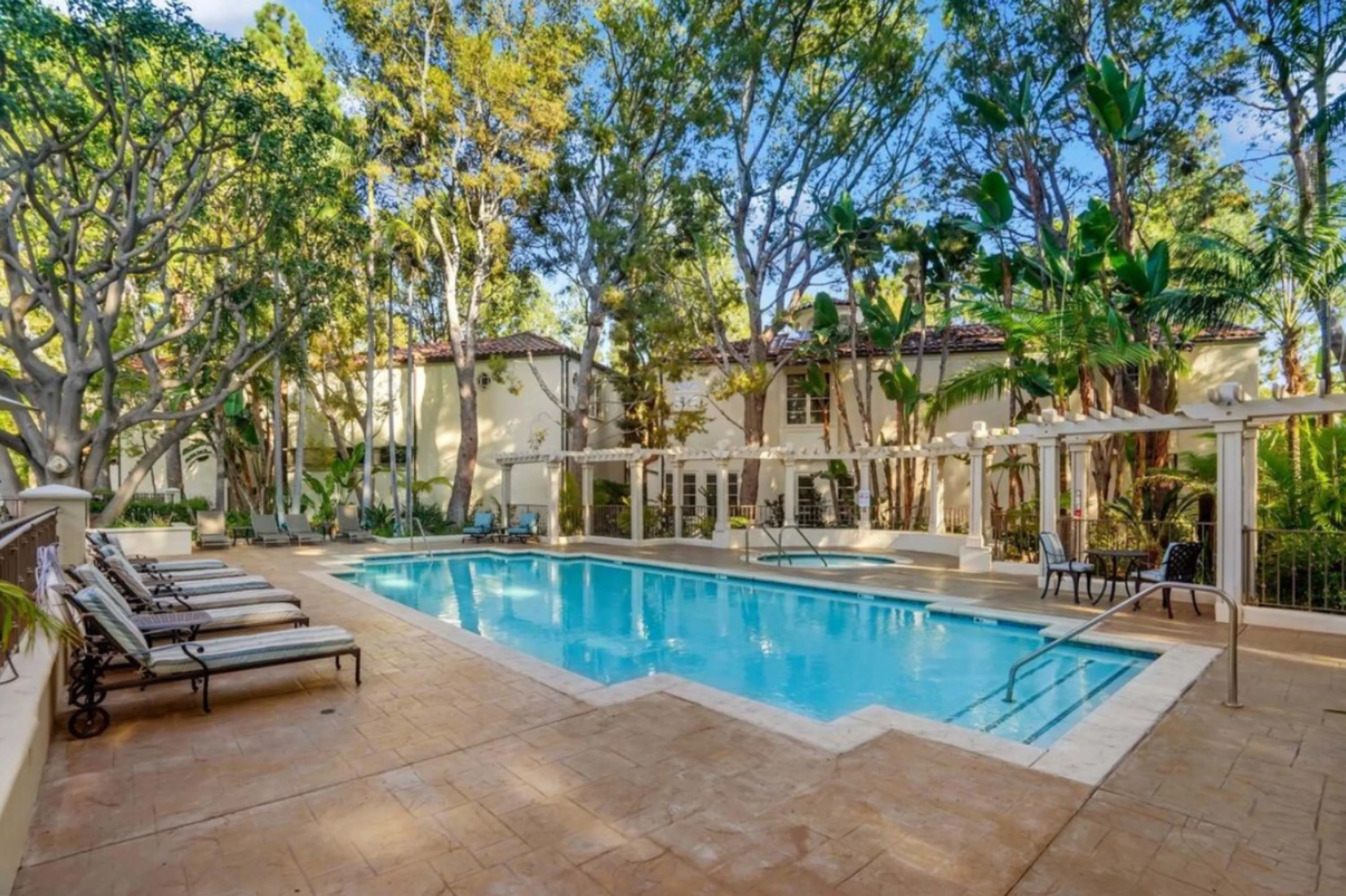 2178 Century Woods Way #40, Los Angeles, California 90067 - 18_-_Screenshot_2023-09-28_014215_nesvzb