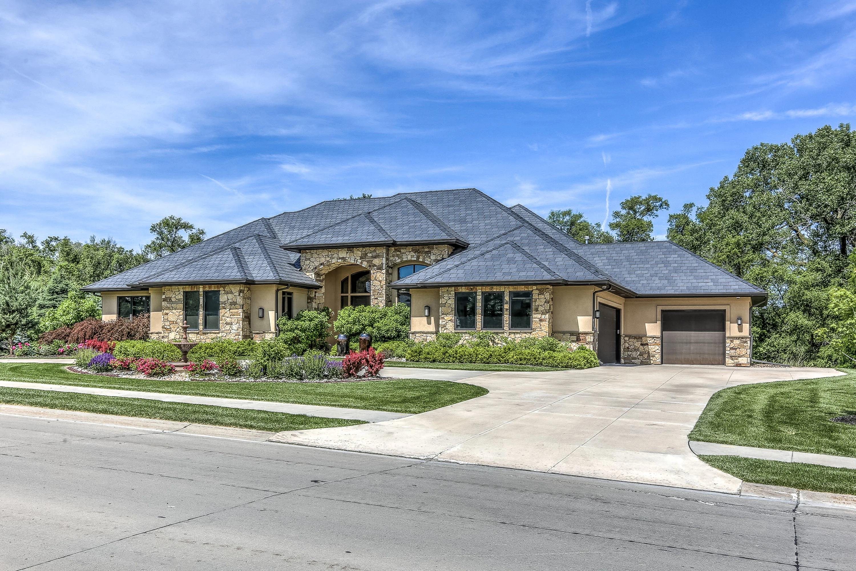 17445 Valley Drive , Omaha, Nebraska 68130 - 17445-valley-drive-omaha-nebraska34_clouir