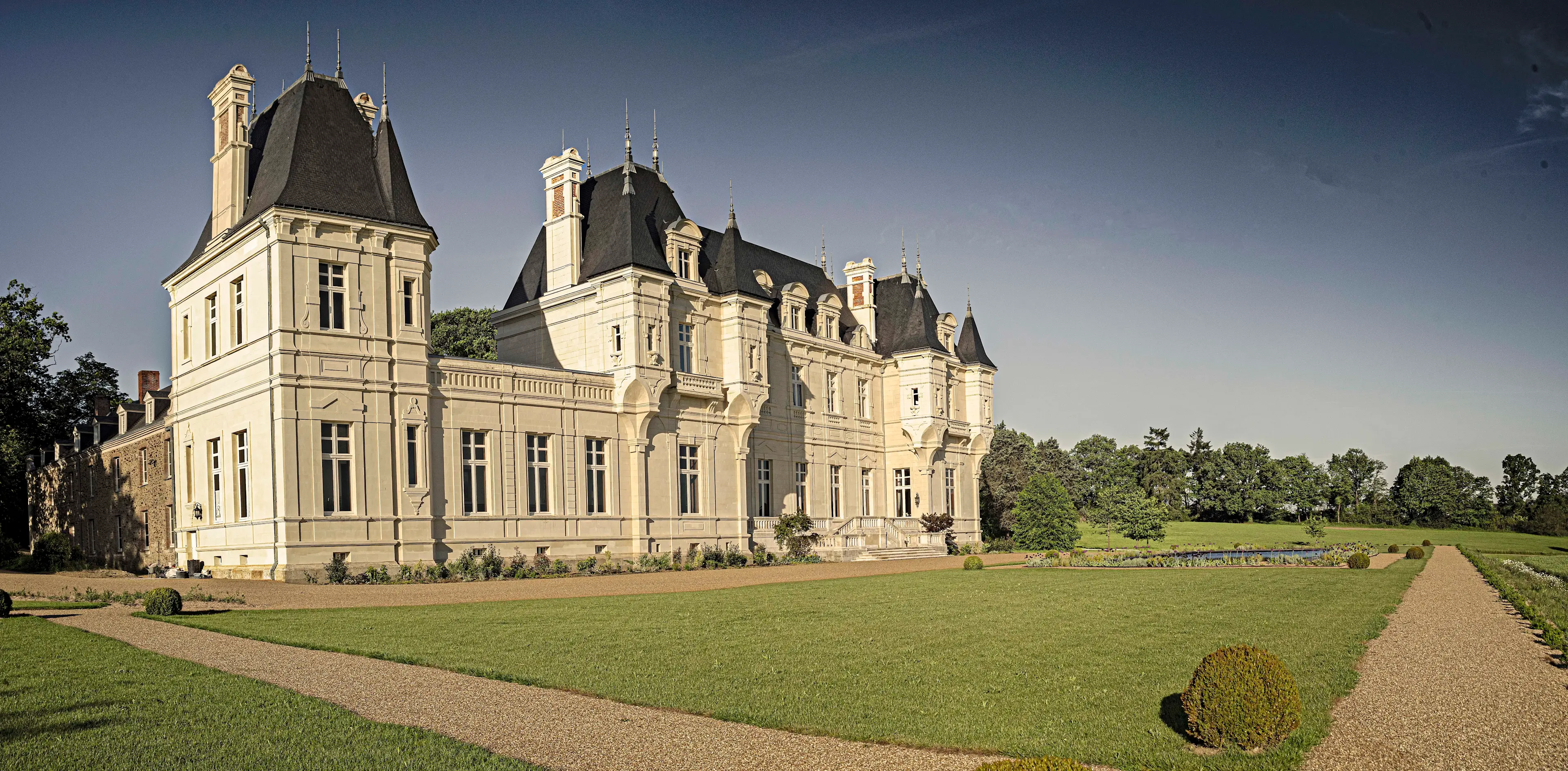 3 Route de Loire, Loire Valley, Loire Valley 49520, France - chateaux-de-falloux-le-bourg-dlre-france-02_wnkkuz