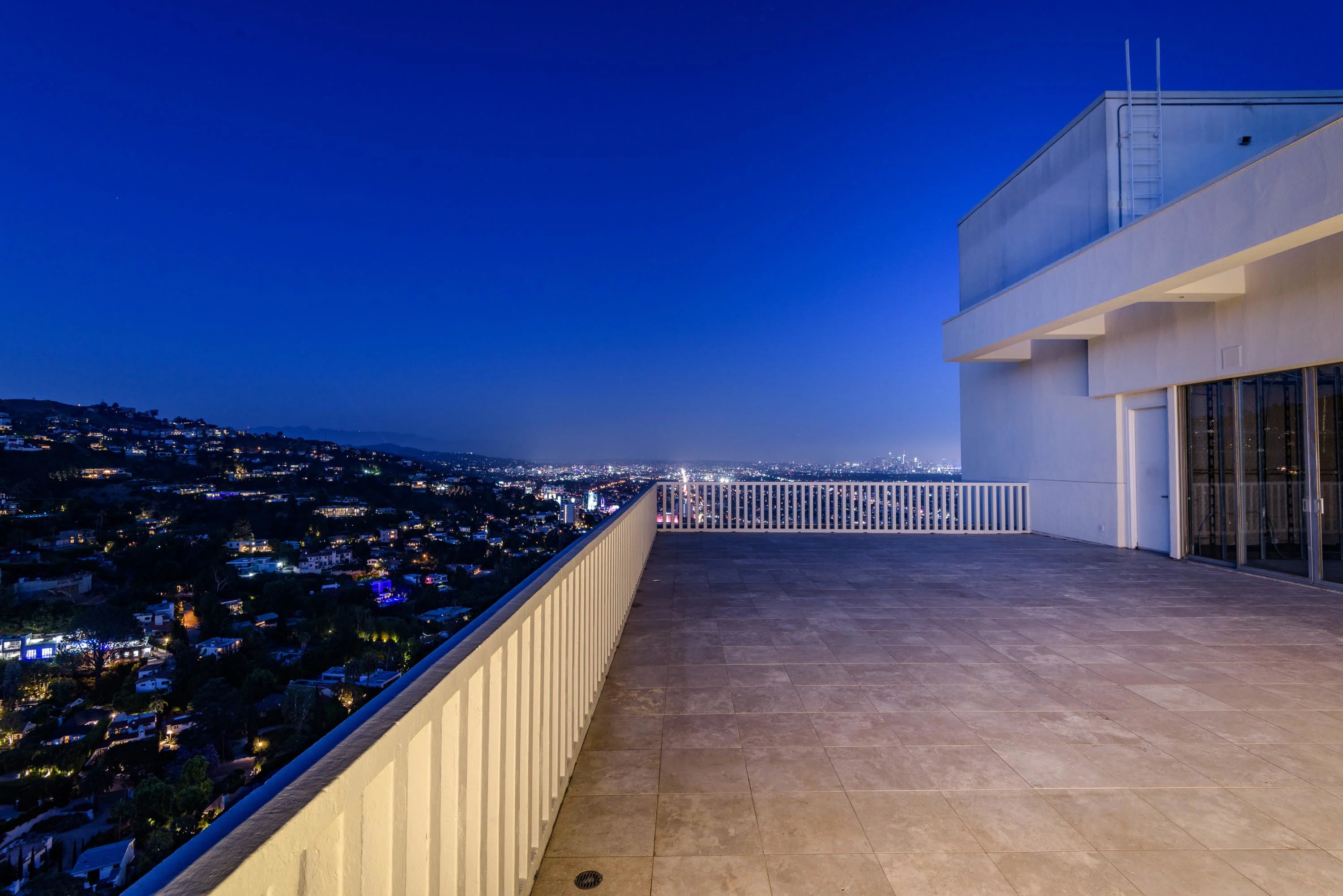 9255 Doheny Road PH1 and 2, West Hollywood/Beverly Hills, California 90069 - 9255-doheny-road-ph1-ph2-west-hollywood-california15_sbiclq