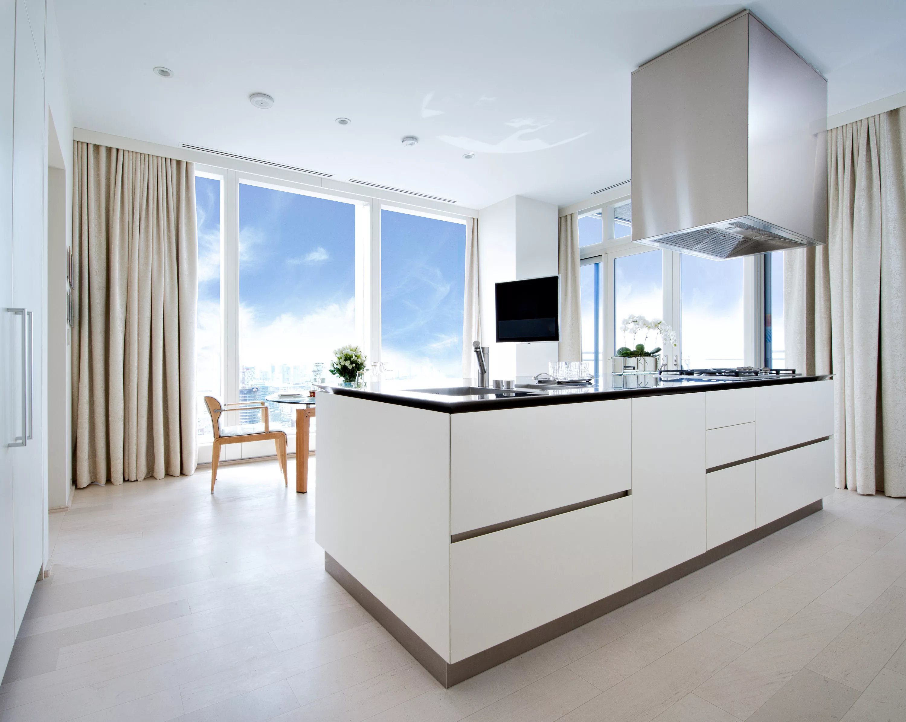 50 Yorkville Avenue, Toronto, Ontario M4W0A3, Canada - 50-yorkville-ave-4403-toronto-canada-luxury-real-estate-8_cz0kig