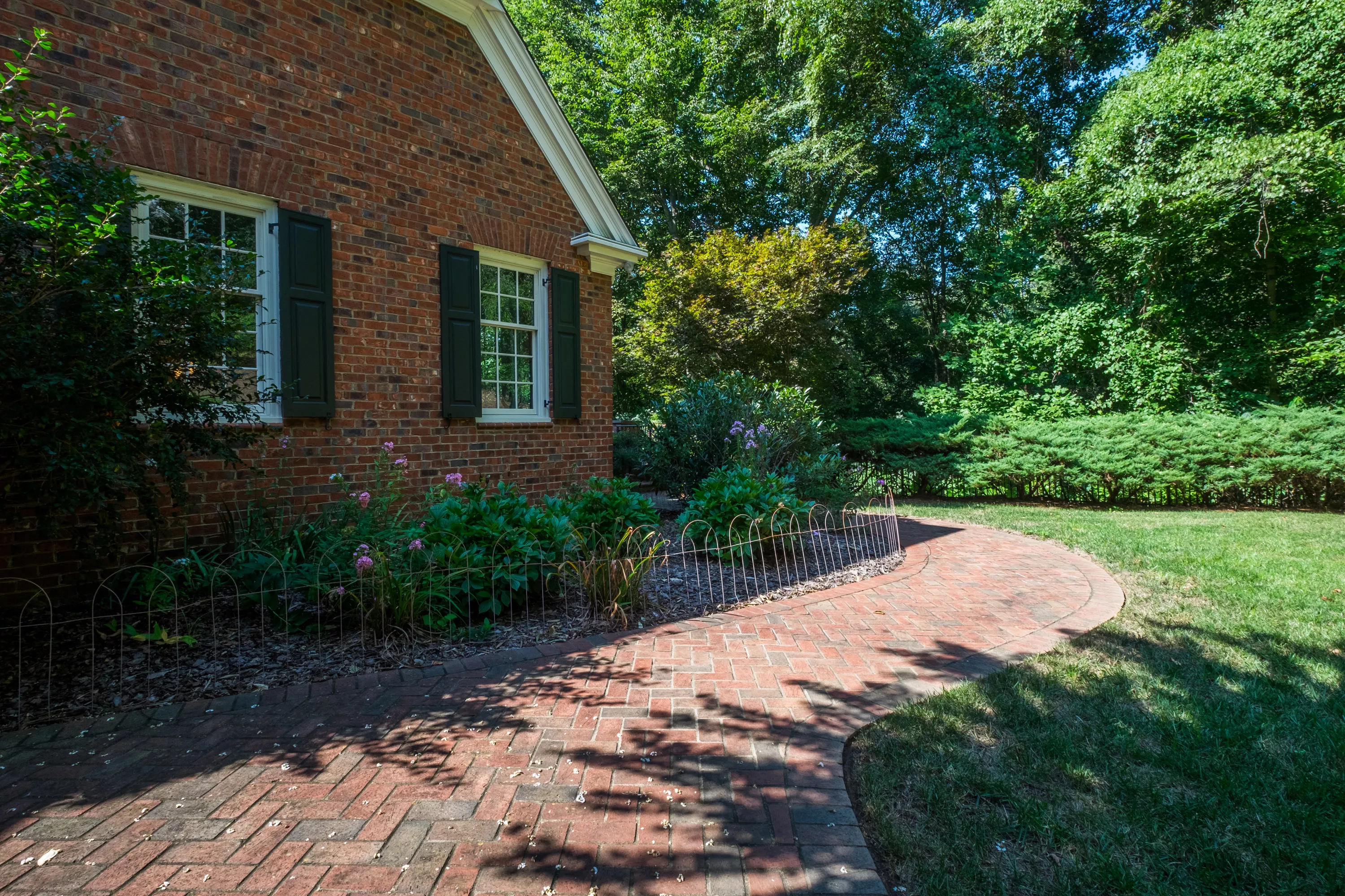 480 Stonegate Lane, Winston-Salem, North Carolina 27104 - 480-stonegate-lane-winston-salem-nc-luxury-real-estate-33_vqfypr