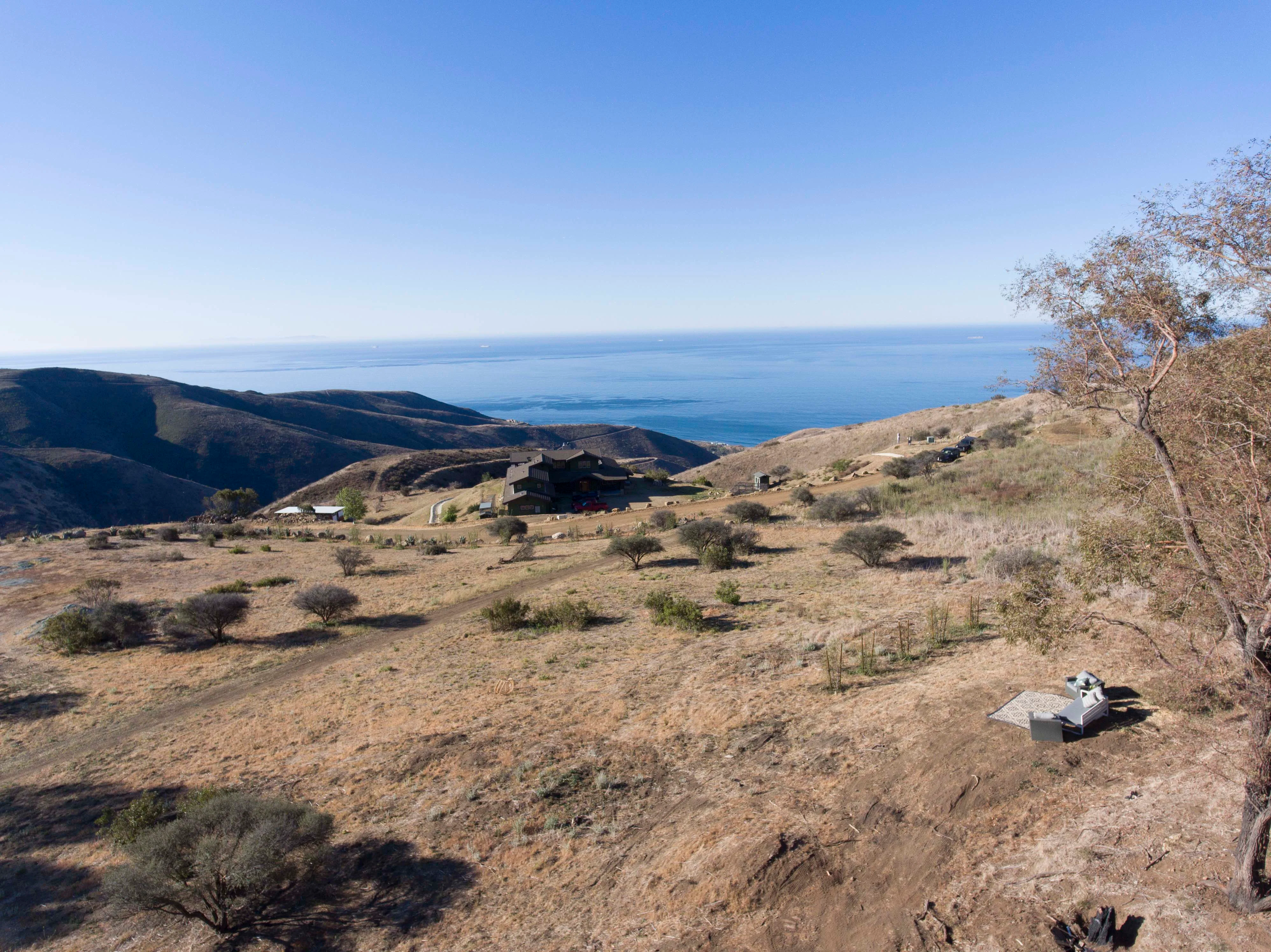 9951 Cotharin Road, Malibu, California 90265 - 9915-cotharin-road-malibu-ca-extra-02_dzrsh1