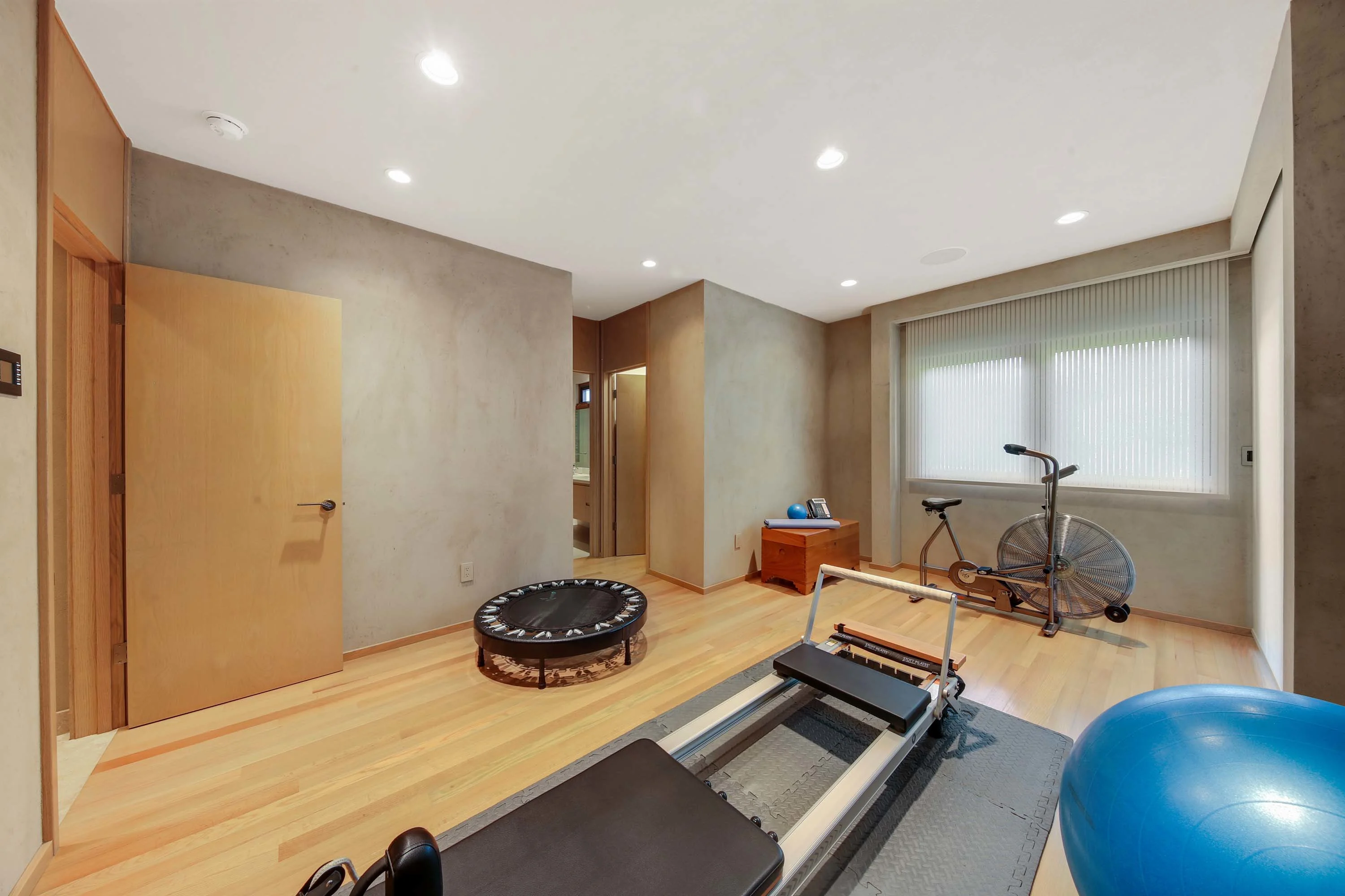 1213 Skylark Drive, La Jolla, California 92037 - 1213-skylark-drive-la-jolla-california73_byo1kc