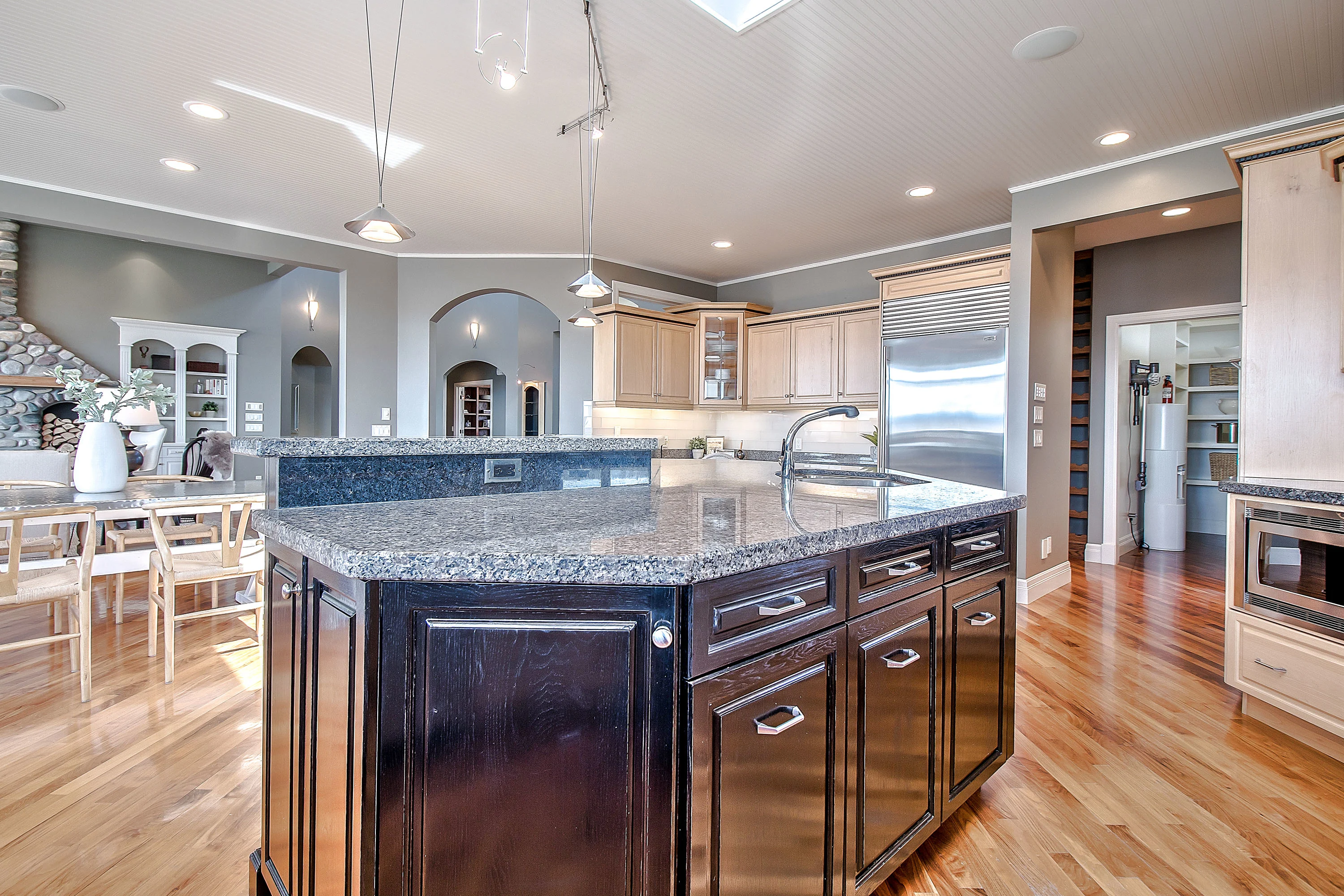 290156 160 Street W, Near Calgary, Alberta T2J 2P9, Canada - 290156-160-street-rural-foothills-county-alberta-canada16_fvilb6