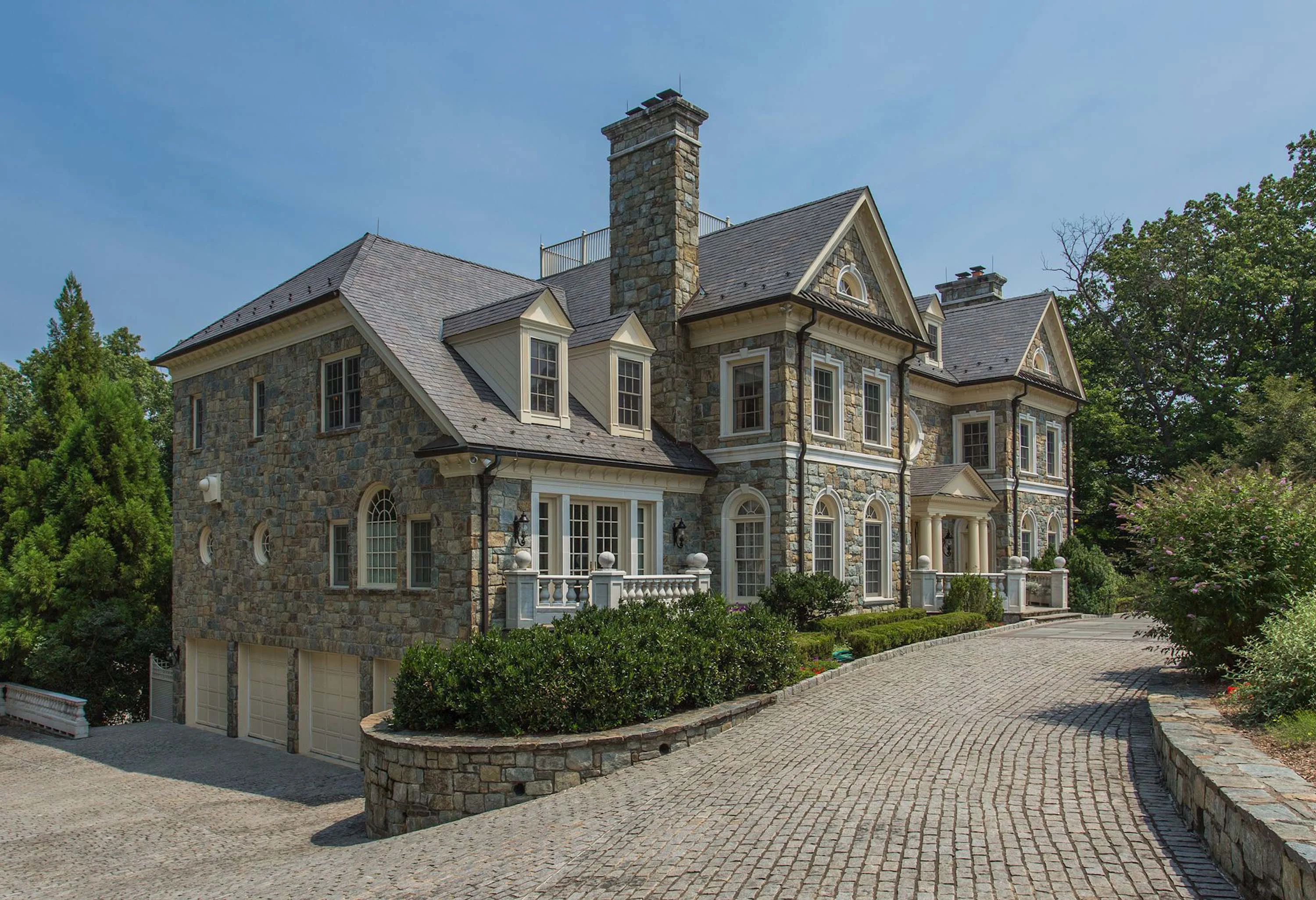 7984 Georgetown Pike, Near Washington D.C., Virginia 22102 - 7984-georgetown-pike-mclean-virginia55_udwlcj