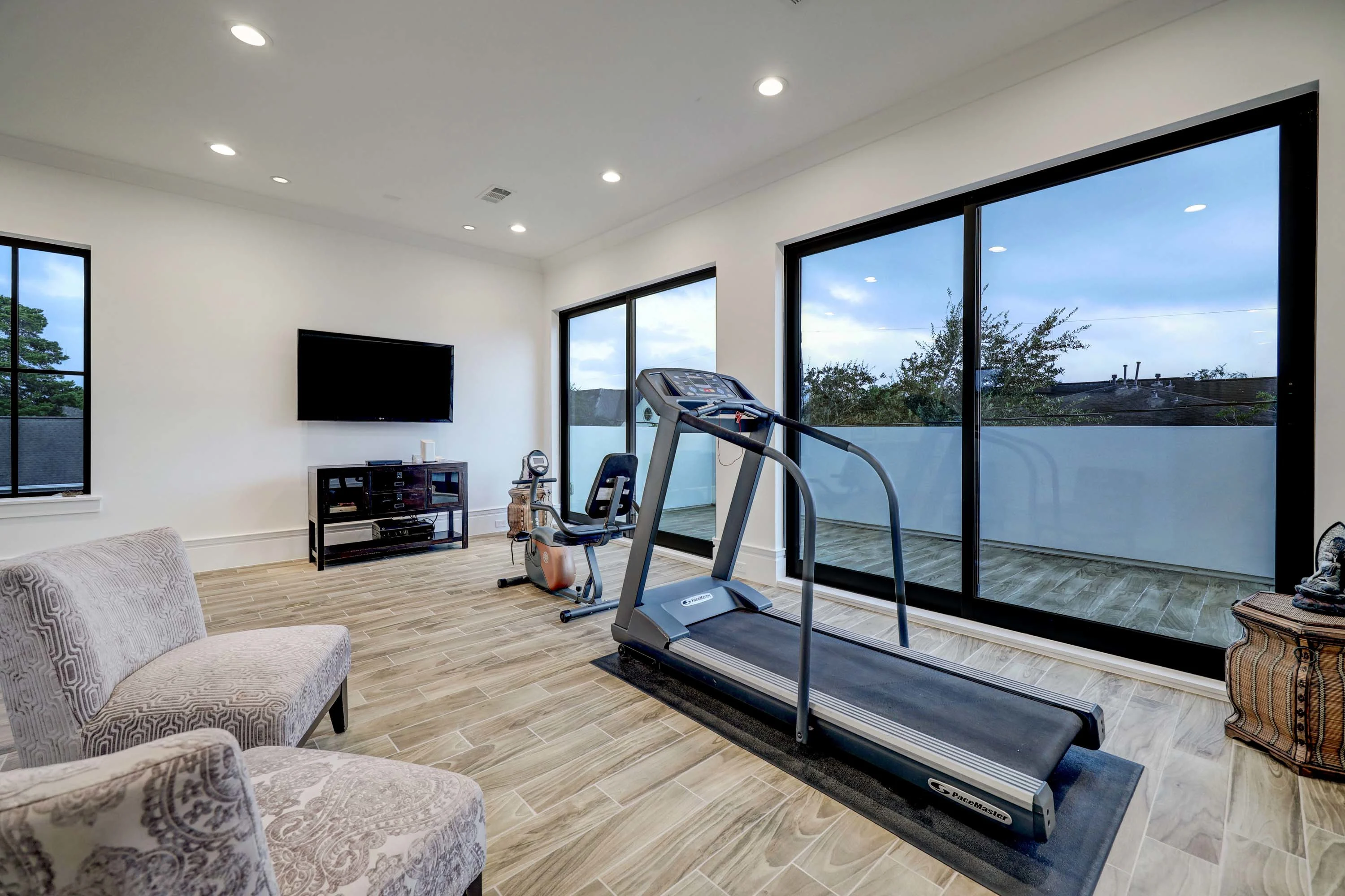 2501 Addison Road, Houston, Texas 77030 - 2501-addison-road-houston-texas34_r45weq