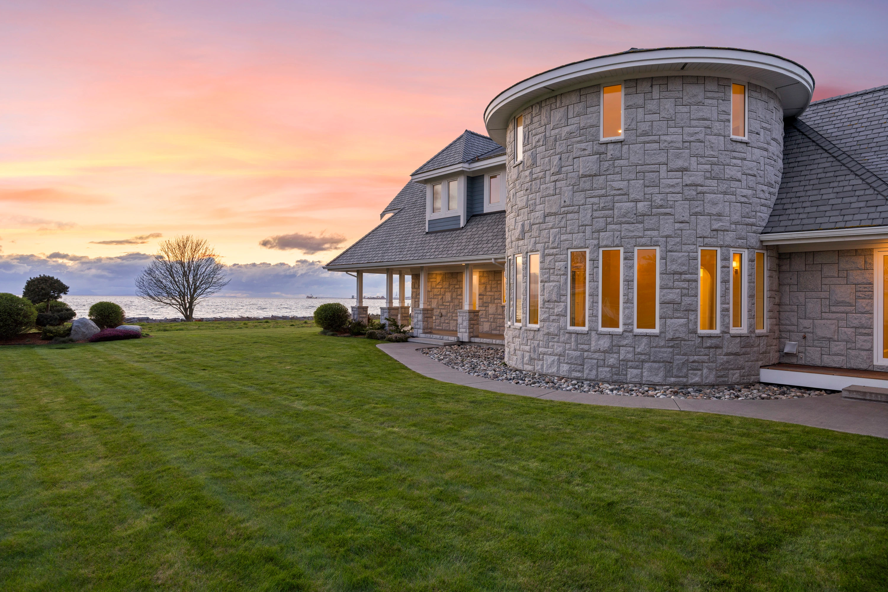 002 581 Marine Drive, Point Roberts, WA