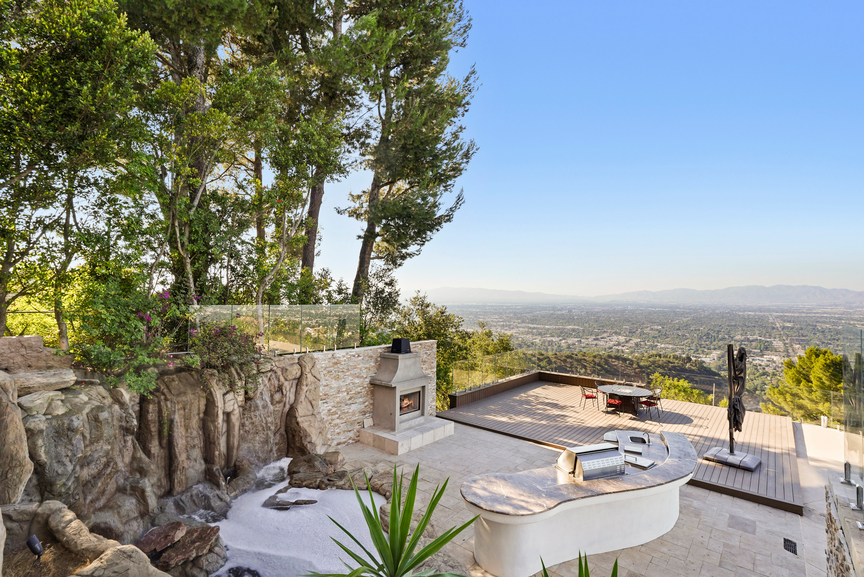 62 13320 Mulholland Drive - Luxury Real Estate - Concierge Auctions