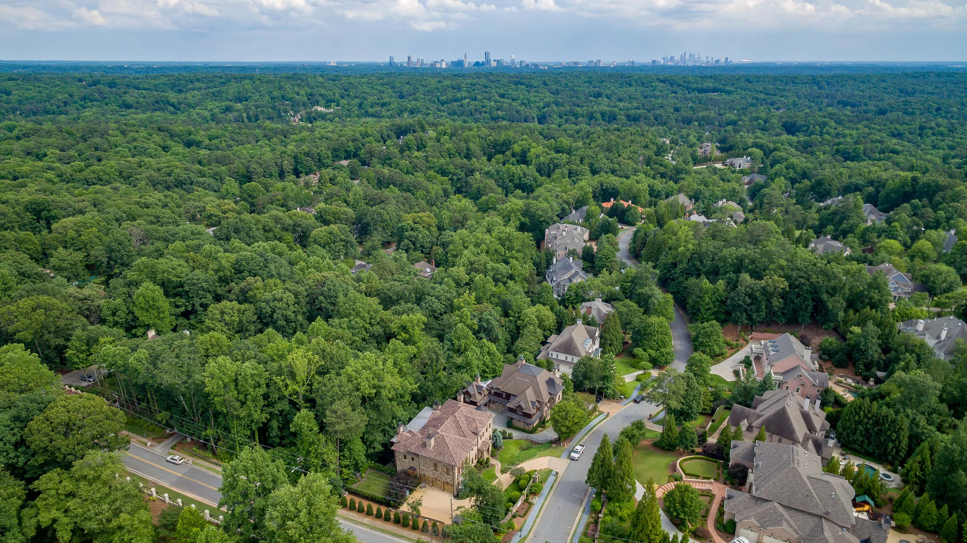 5635 Claire Rose Lane, Atlanta, Georgia 30327 - 5635-claire-rose-lane-atlanta-georgia03_cgpqua