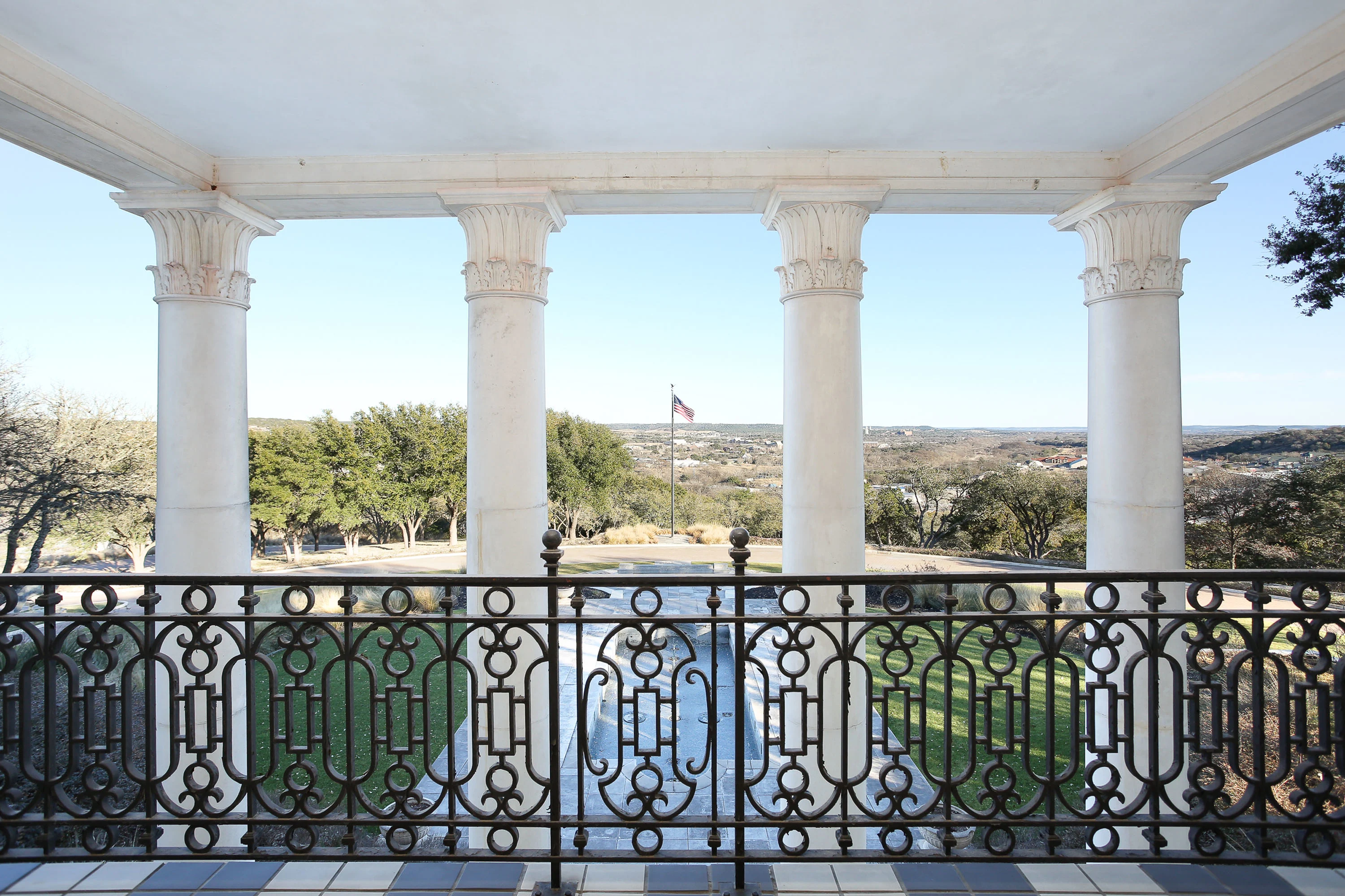 444 Sidney Baker Street South, Texas Hill Country, Texas 78028 - 444-sidney-baker-street-south-kerrville-texas18_d9phrf