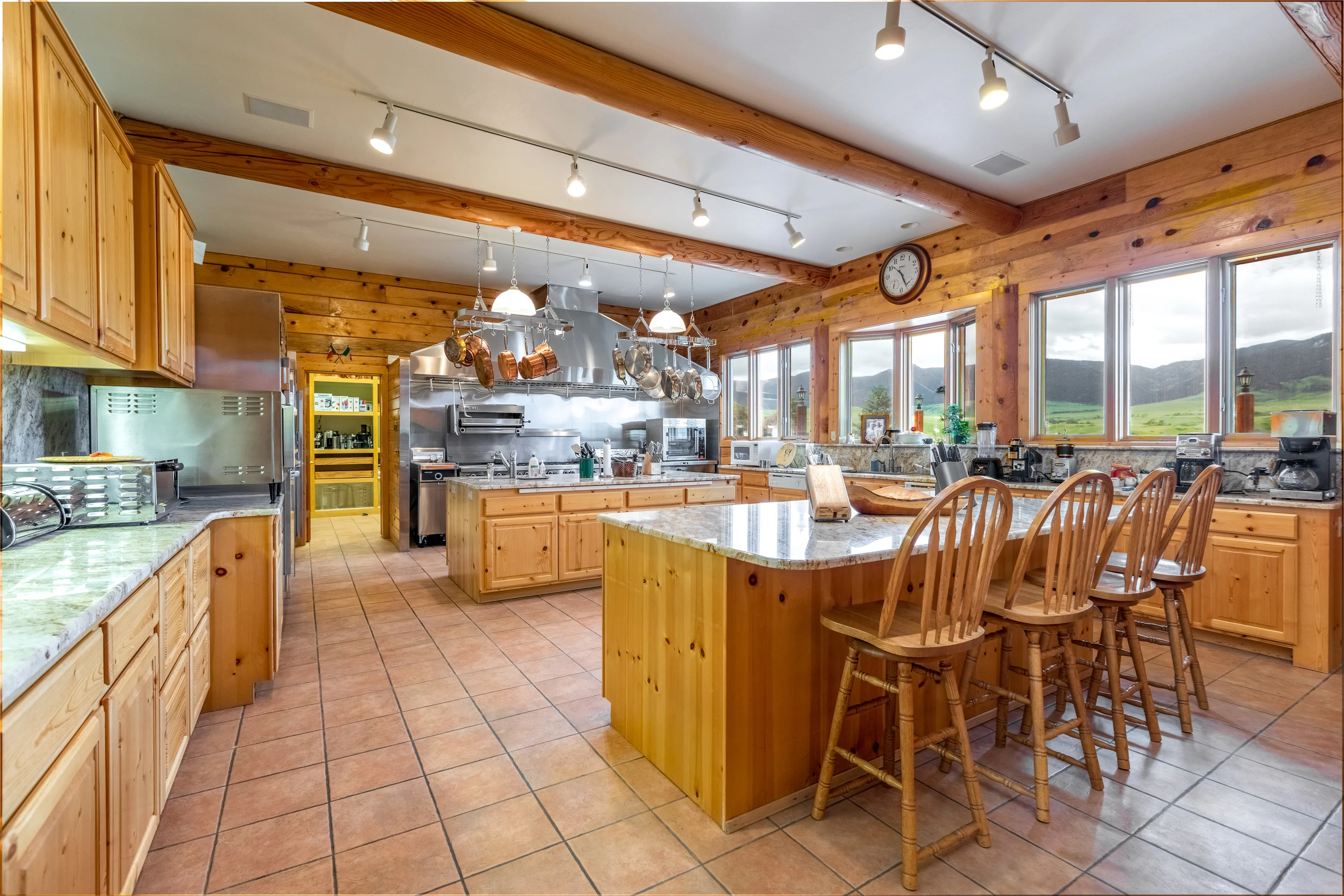 43 Rapid Creek Road, Sheridan, Wyoming 82801 - holy-cow-ranch-43-rapid-creek-road-sheridan-wyoming08_qtzlbw