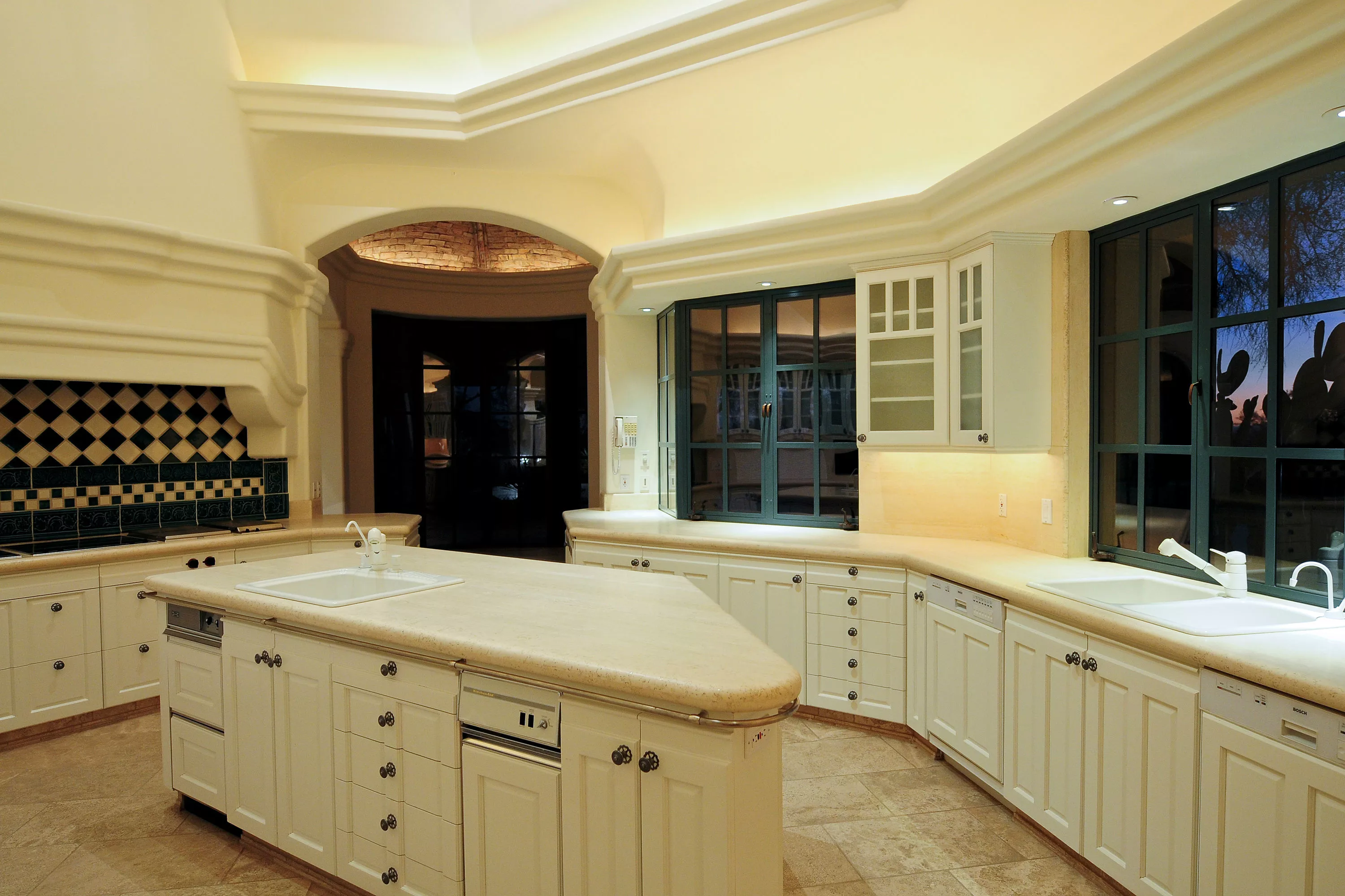 9422 East Happy Valley Road, Scottsdale, Arizona 85255 - kitchen_island_rc4p0p