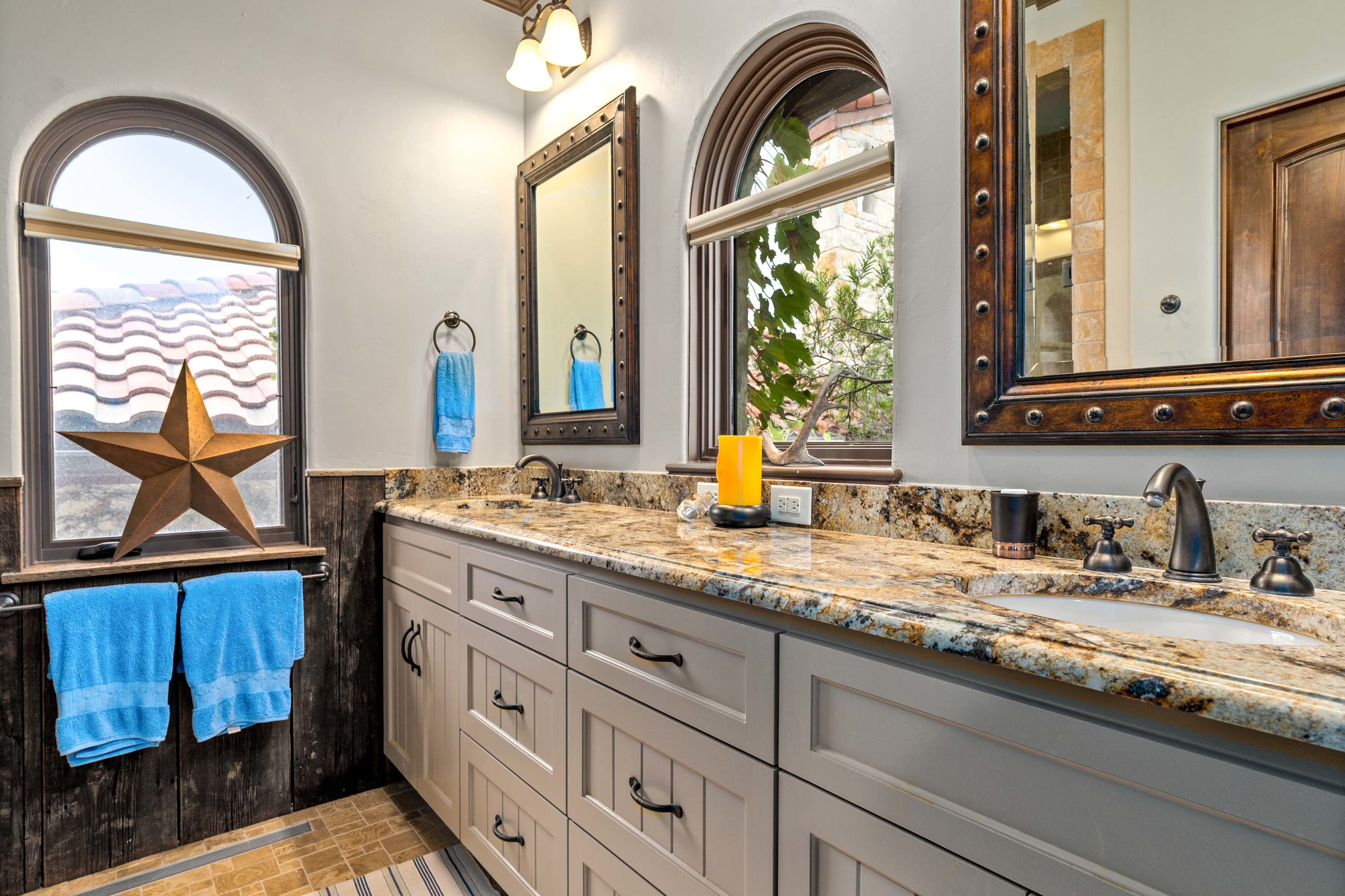 22 1011 Lakeview Point Drive - Luxury Real Estate - Concierge Auctions