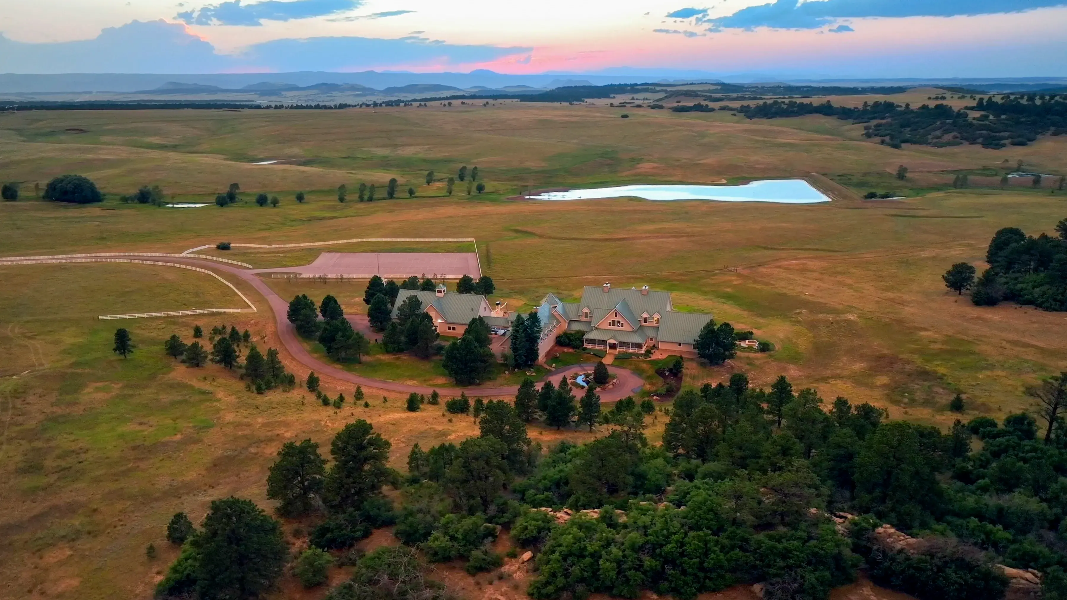 Live the country life in the shadow of Pikes Peak and the Rampart Range. Currently home to “Flying Horse Ranch” and situated between Denver and Colorado Springs, this nearly 1,400 acre ranch property offers space to roam amidst gorgeous nature, a full com
