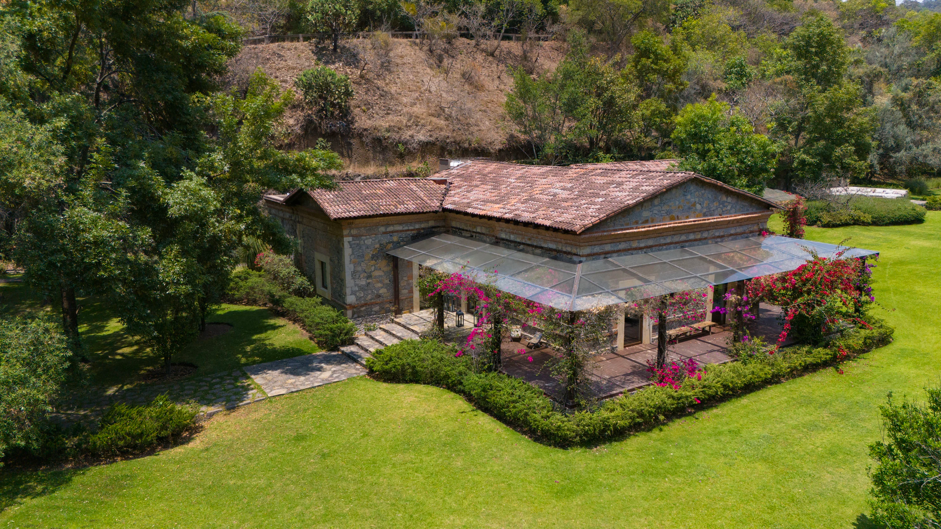 Valle De Bravo, Mexico State , Mexico - Rancho_El_Salto_01_etofjt