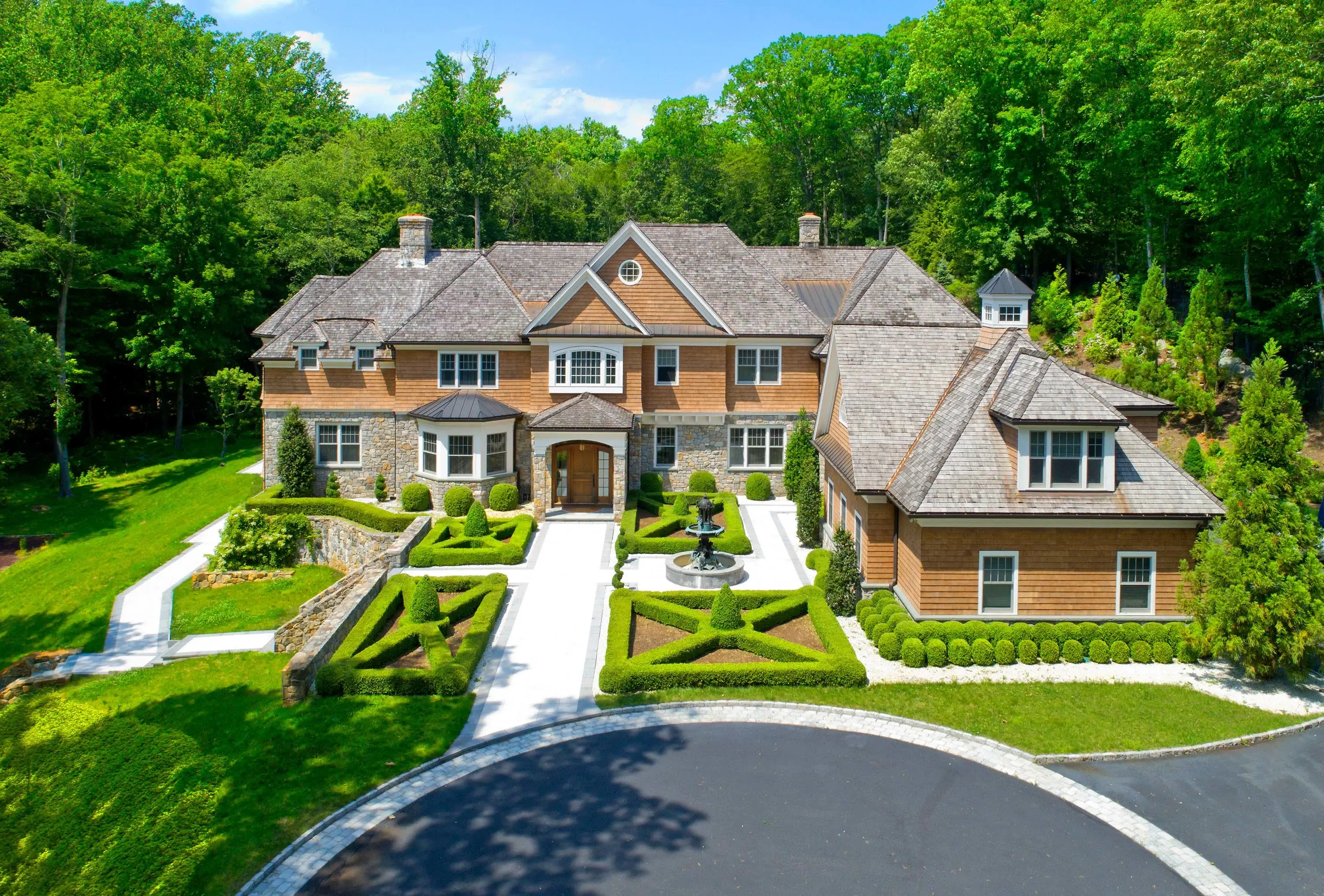 31 N Porchuck Road, Greenwich, Connecticut 06831 - 31-n-porchuck-road-greenwich-connecticut01_ixw4hb