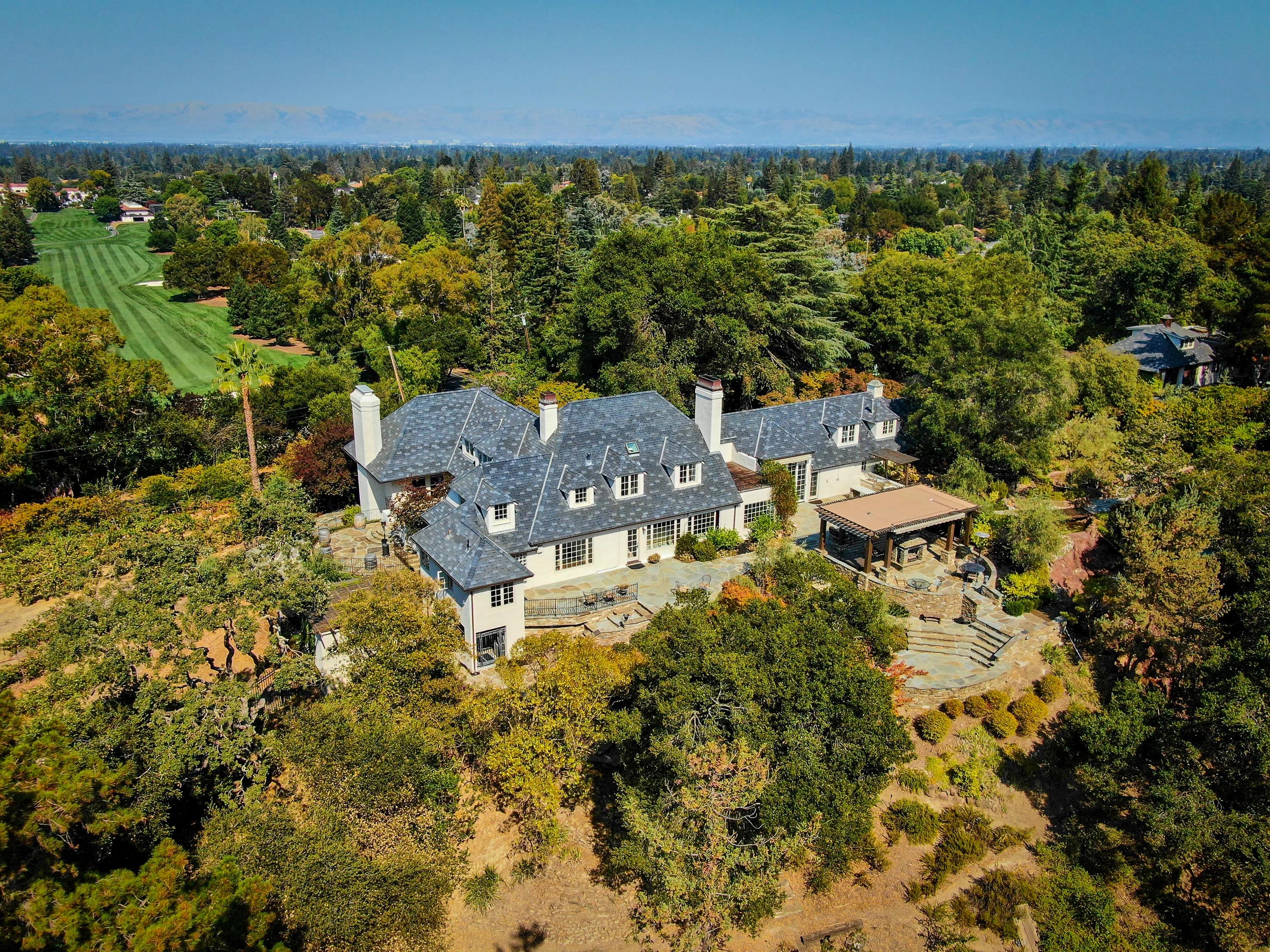 690 Loyola Drive, Silicon Valley, California 94024 - 690-loyola-drive-los-altos-hills-california02_v3hrvl