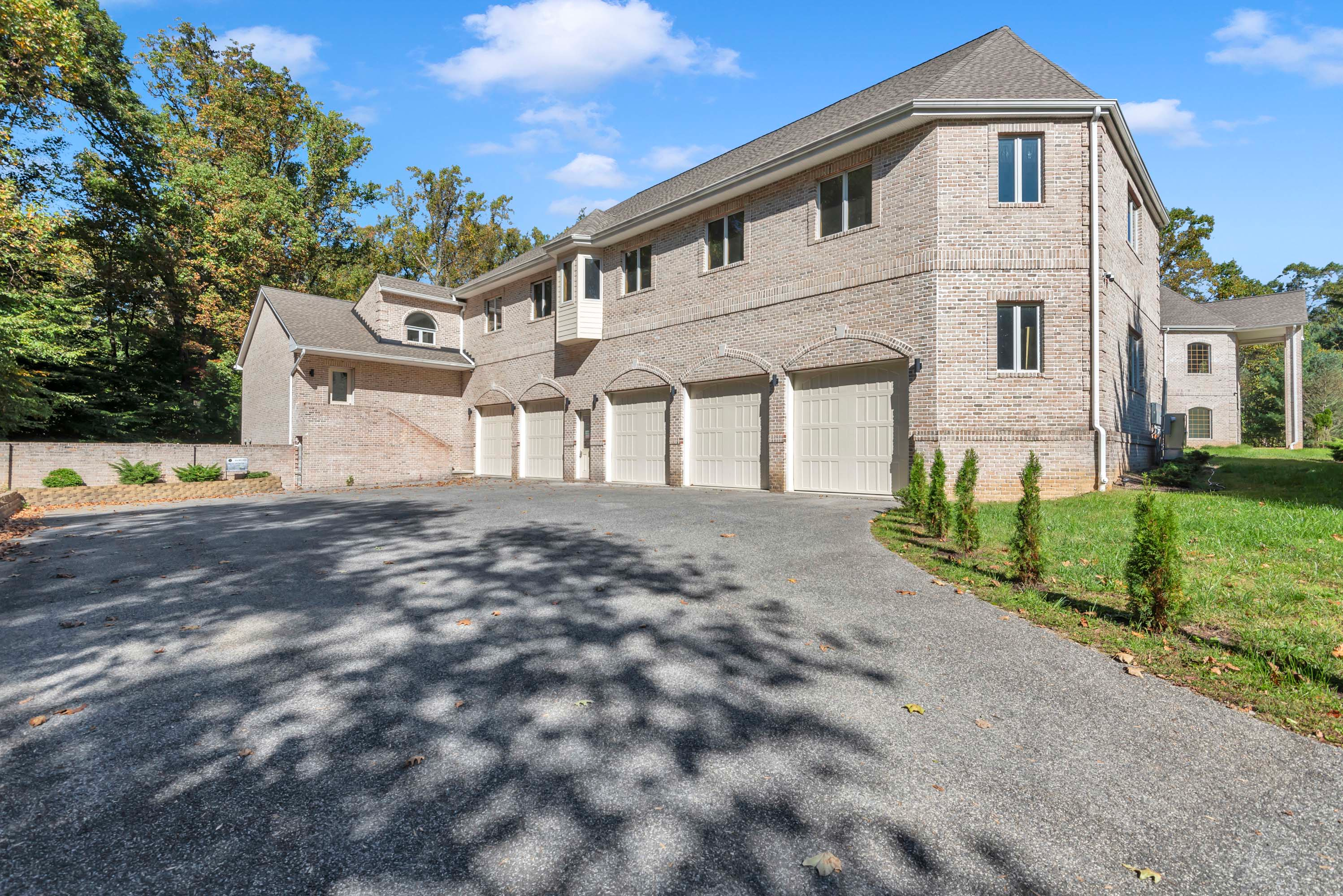 37 6 Evan Way, Pikesville - Luxury Real Estate - Concierge Auctions